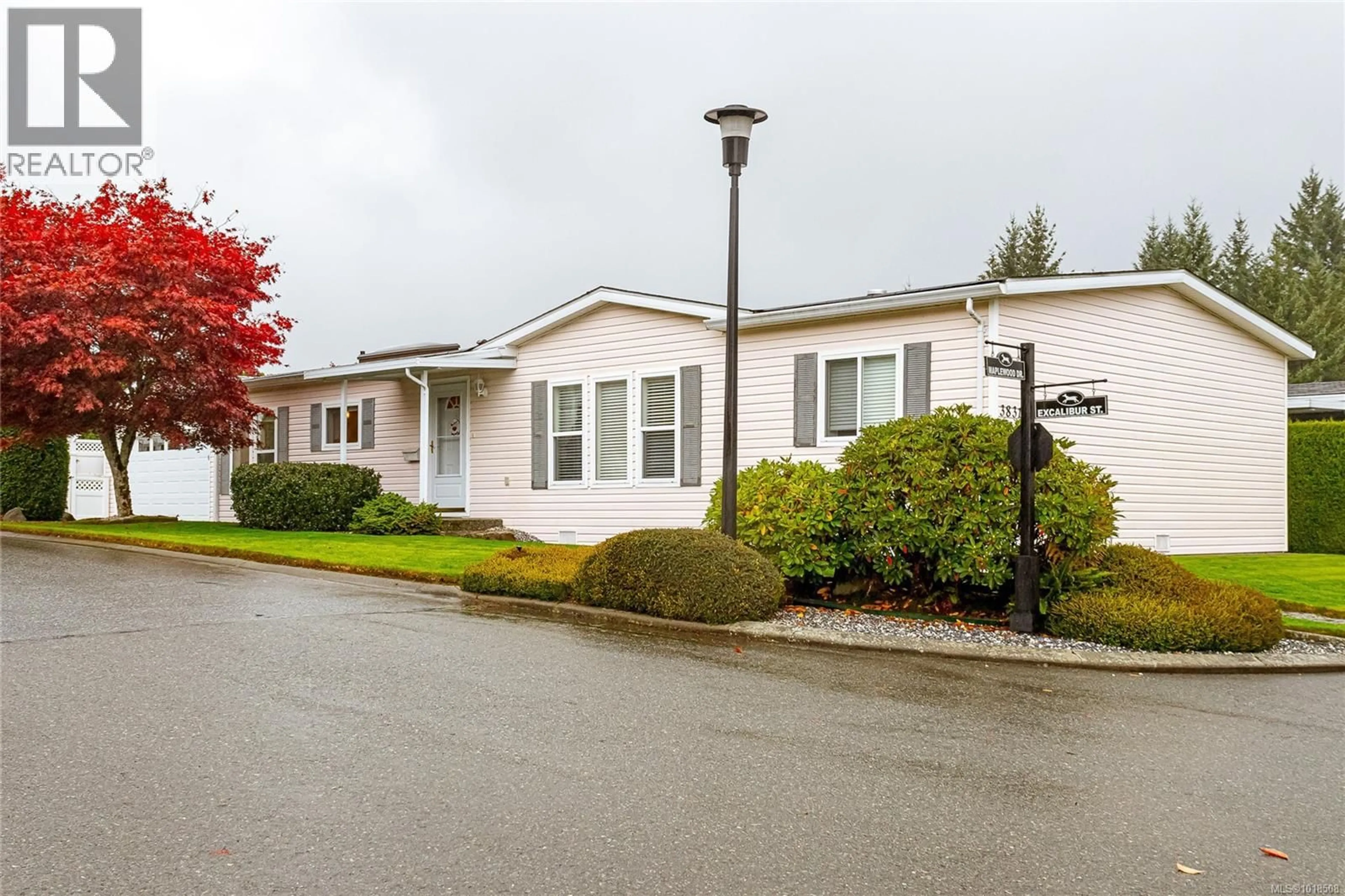 Home with vinyl exterior material, street for 3831 MAPLEWOOD DRIVE, Nanaimo British Columbia V9T6B9