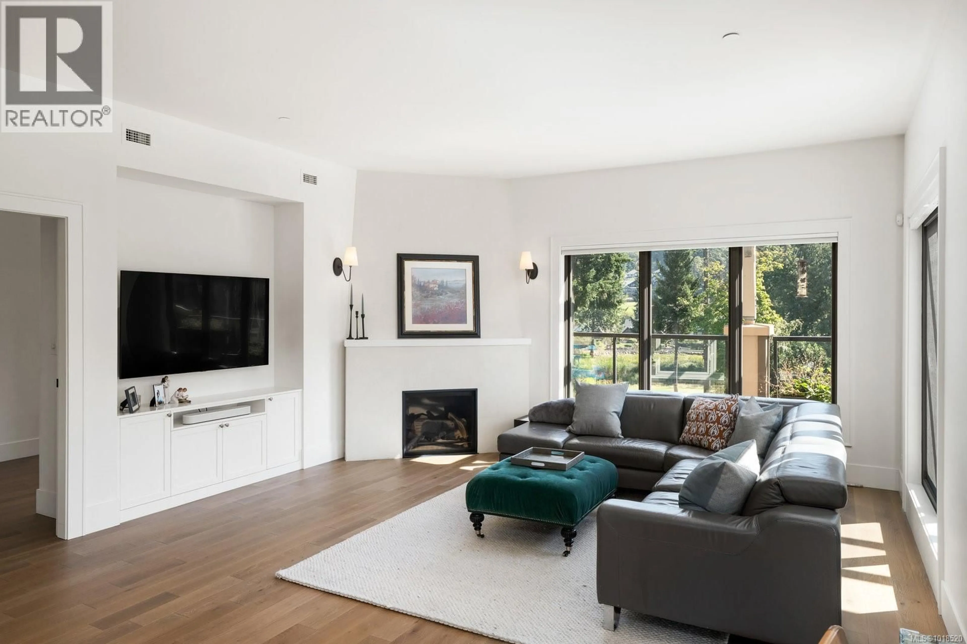 Living room with furniture, unknown for 416 - 1335 BEAR MOUNTAIN PARKWAY, Langford British Columbia V9B6T9