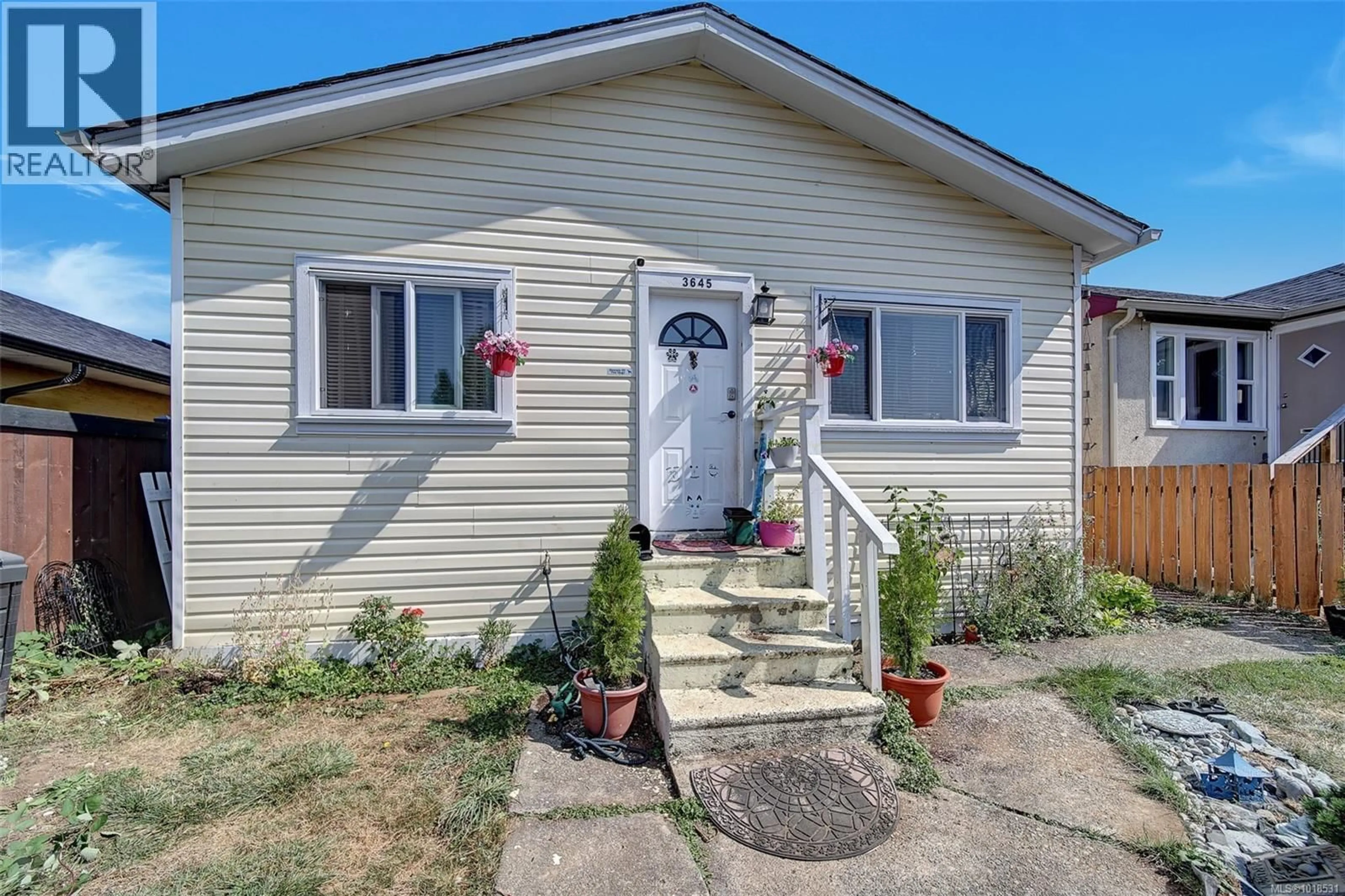 Home with vinyl exterior material, street for 3645 14TH AVENUE, Port Alberni British Columbia V9Y5B6