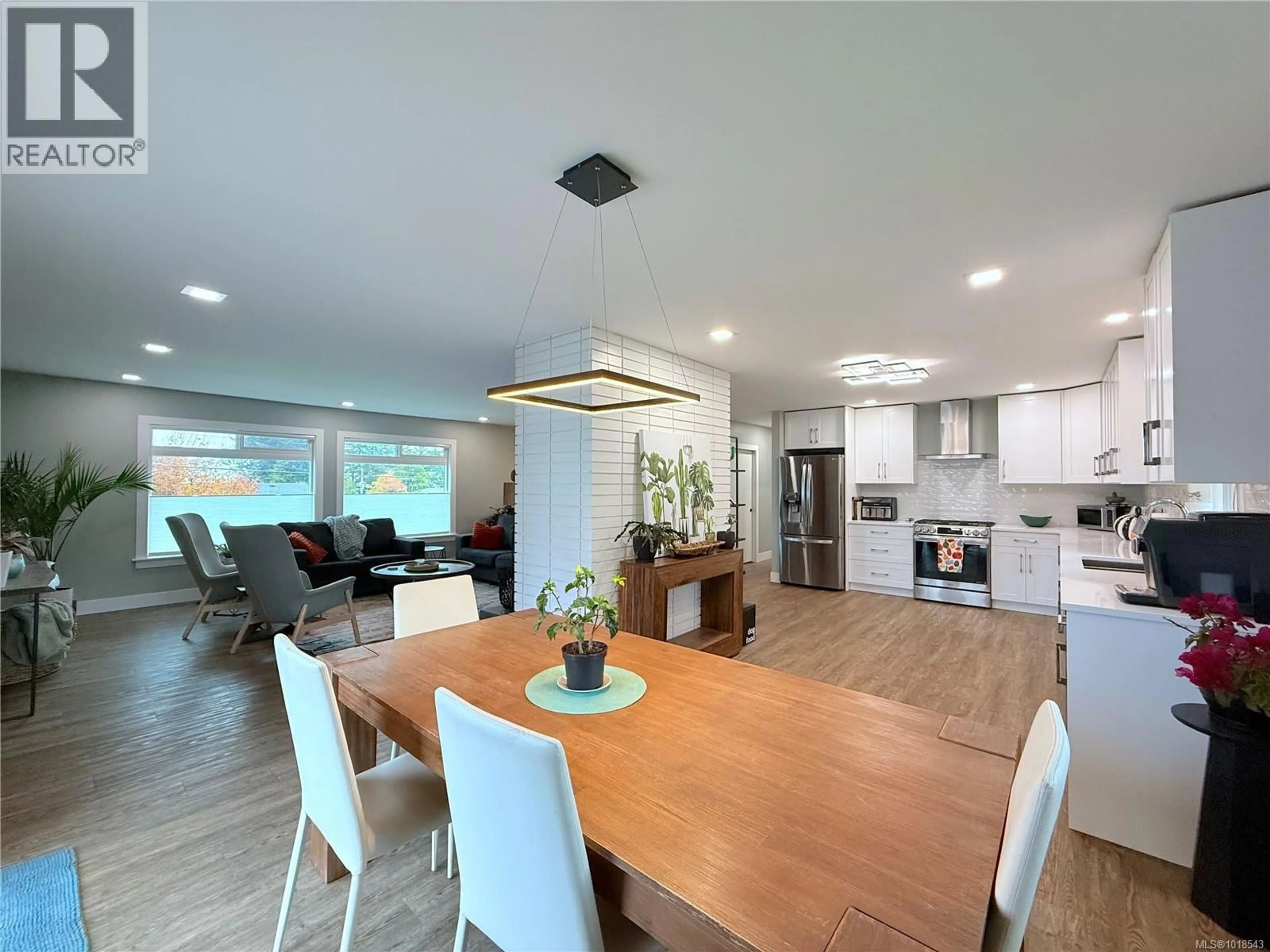 Open concept kitchen, unknown for 1154 GALERNO ROAD, Campbell River British Columbia V9W1J4