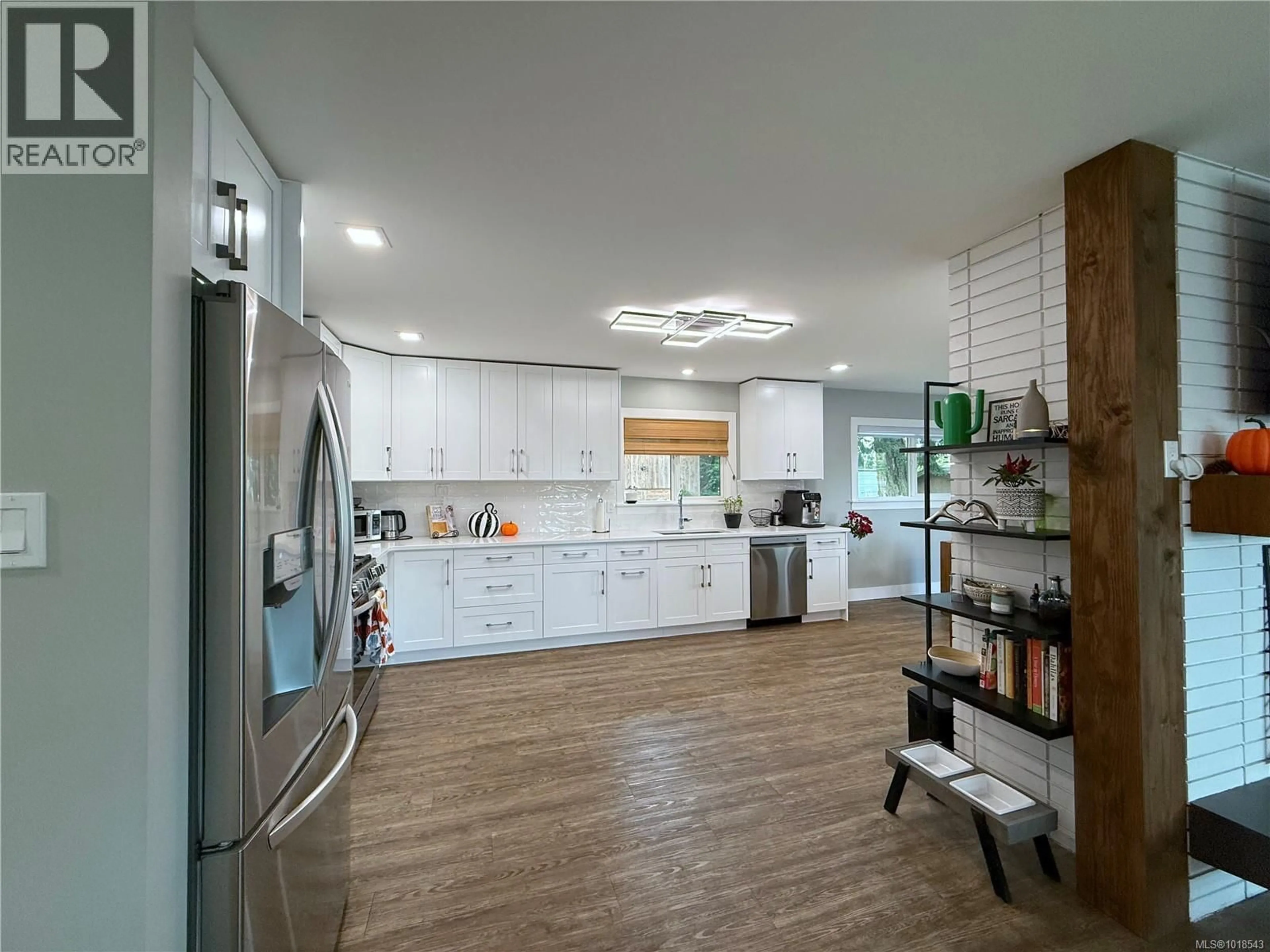 Open concept kitchen, unknown for 1154 GALERNO ROAD, Campbell River British Columbia V9W1J4