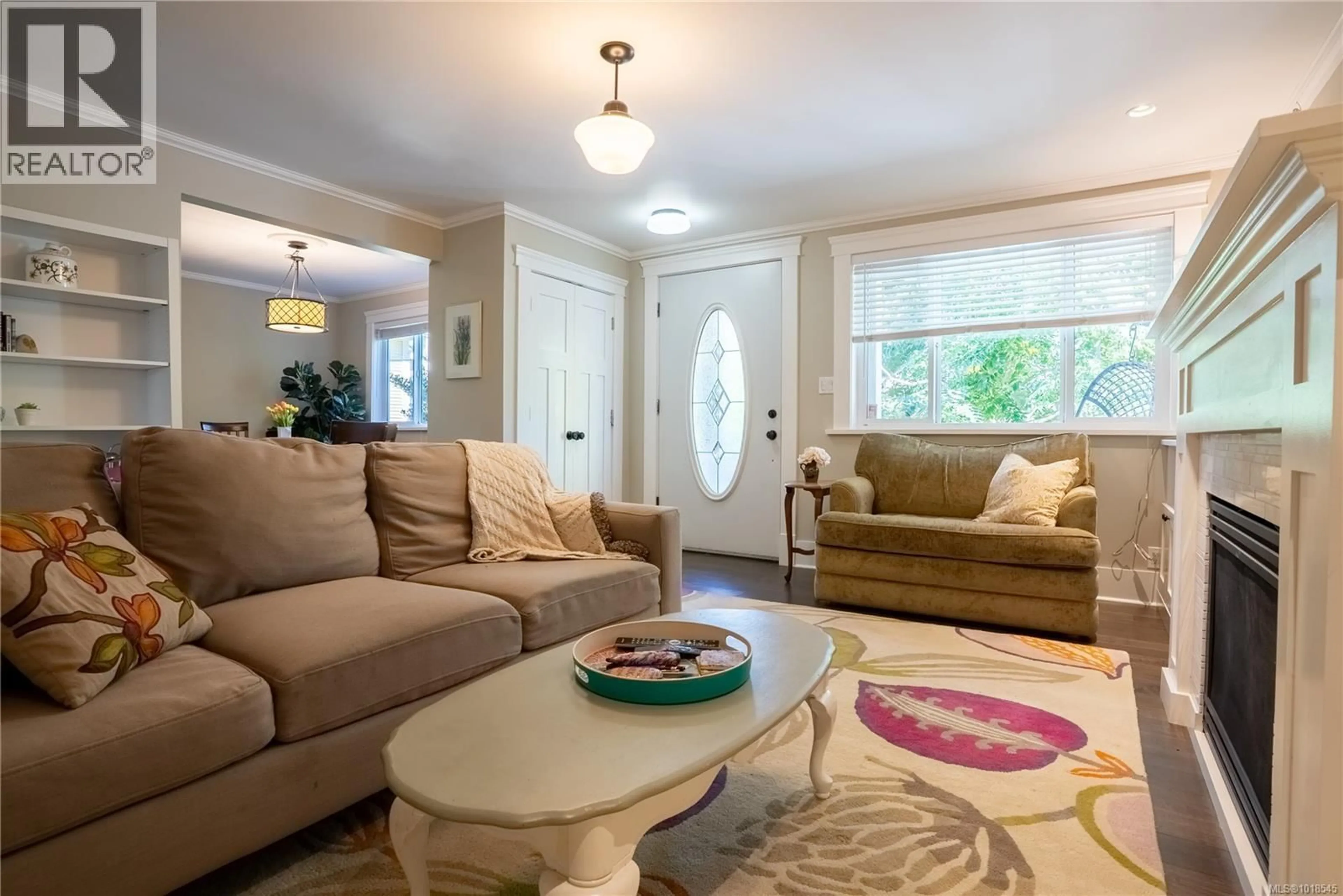 Living room with furniture, unknown for 2730 BLACKWOOD STREET, Victoria British Columbia V8T3W5