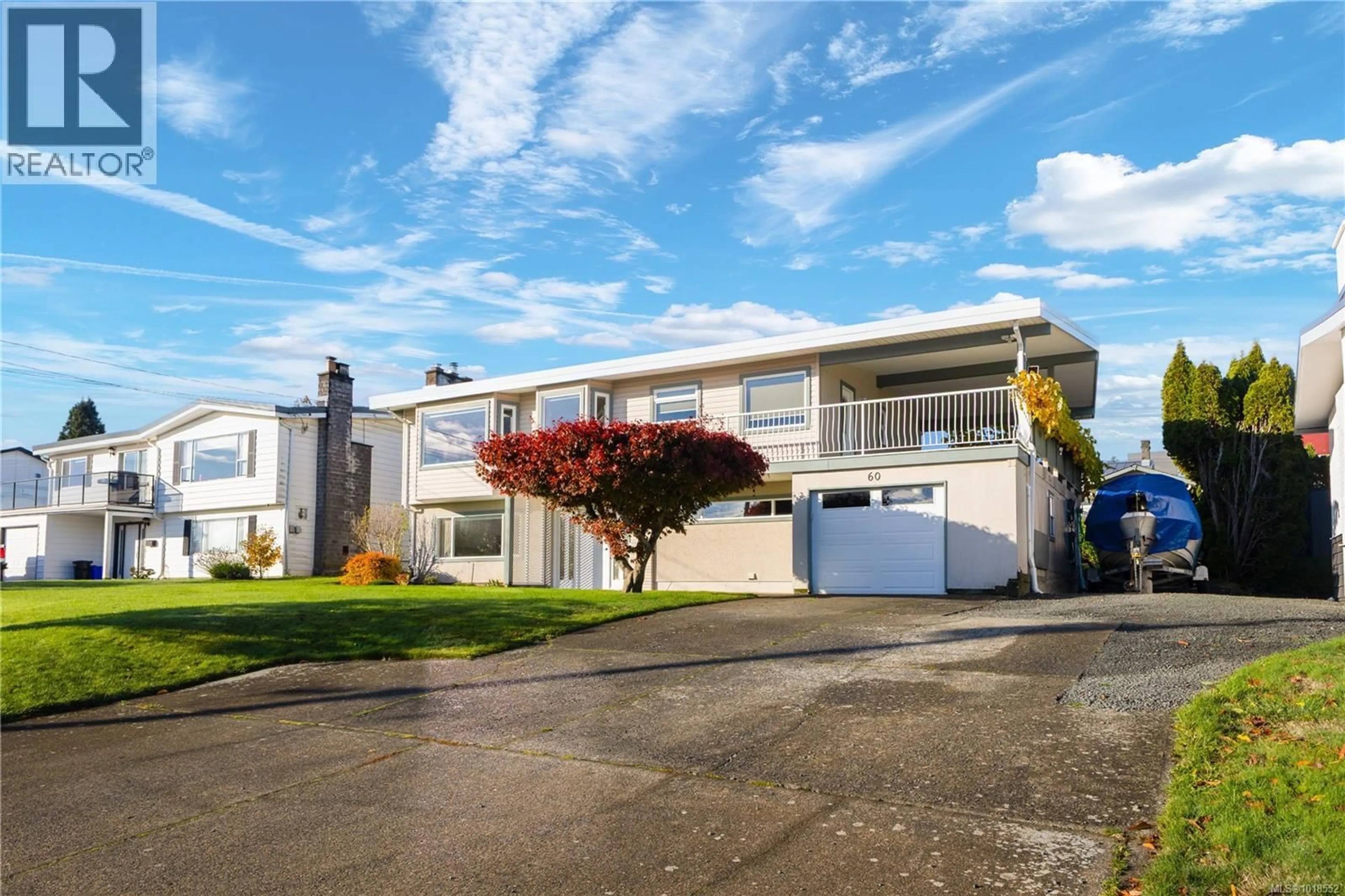 Home with vinyl exterior material, street for 60 MCLEAN STREET, Campbell River British Columbia V9W2L9