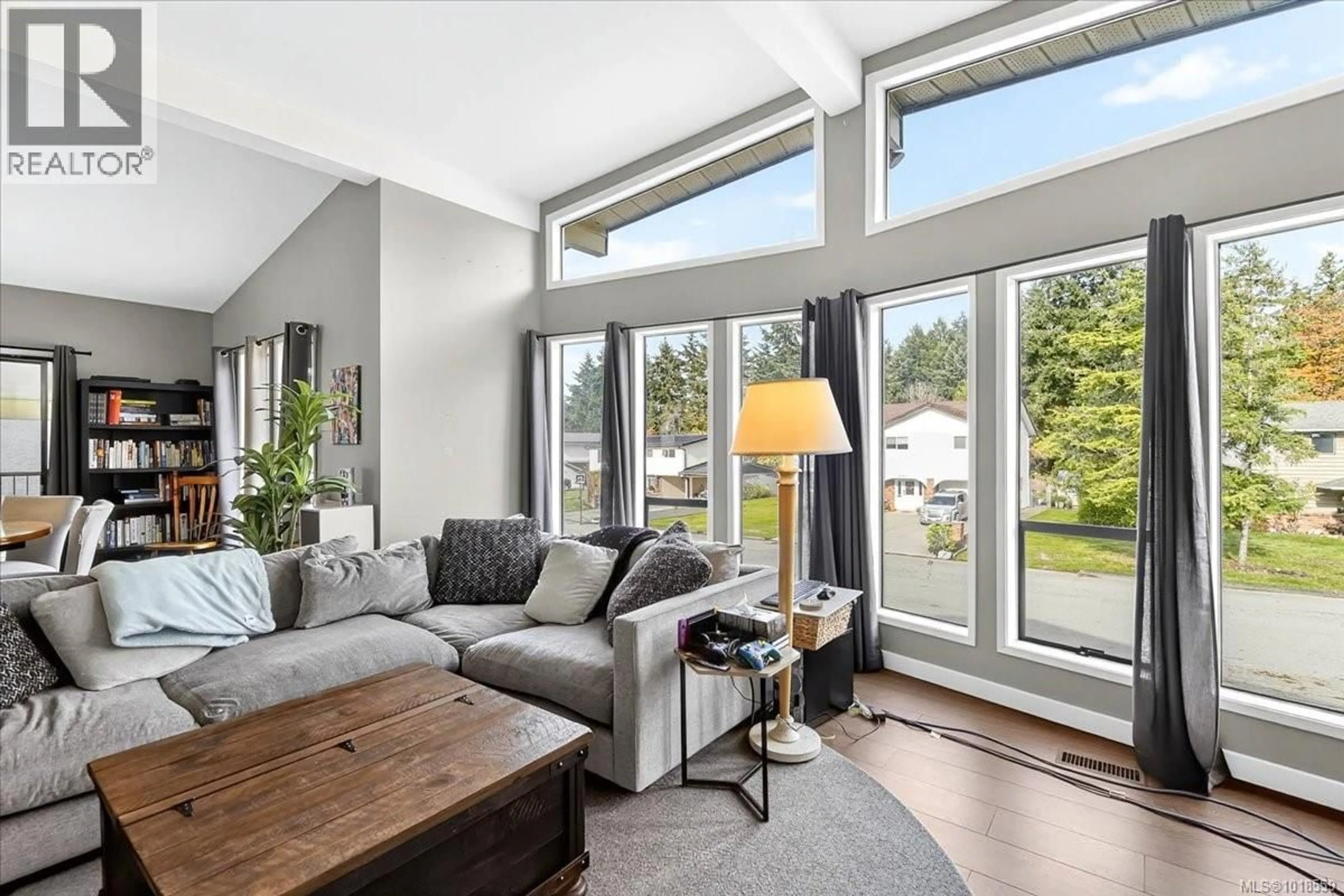 Living room with furniture, unknown for 3636 BISHOP CRESCENT, Port Alberni British Columbia V9Y7W4