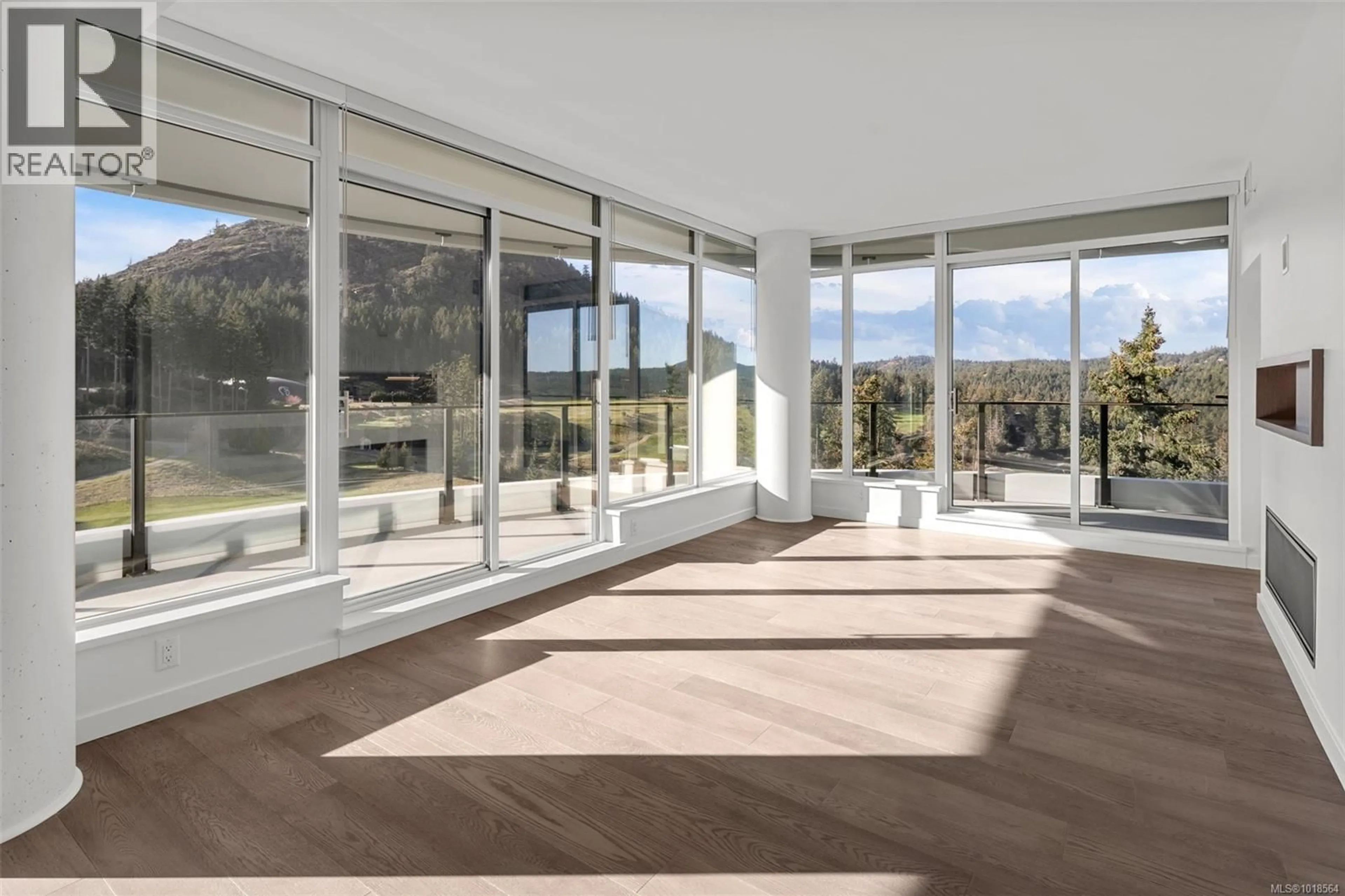 Indoor foyer for 1118 - 2000 HANNINGTON ROAD, Langford British Columbia V9B6R6