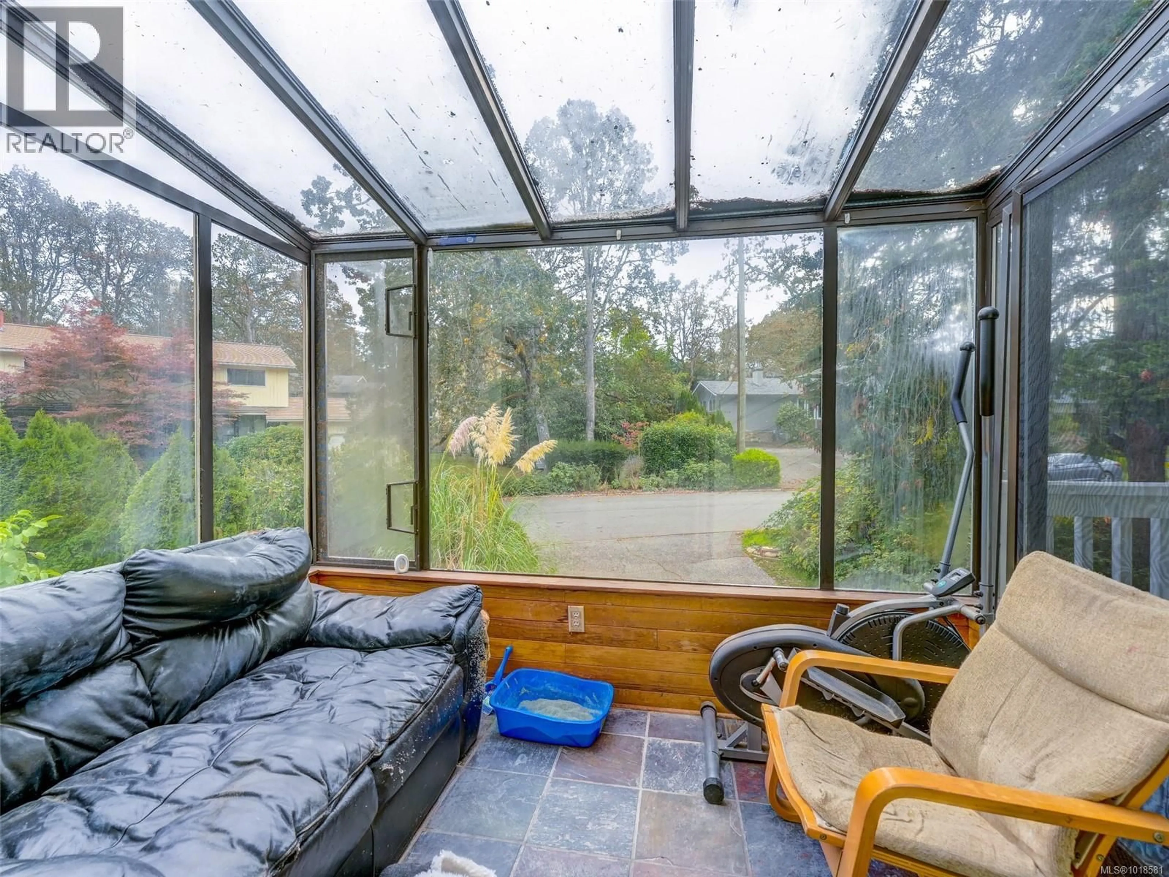 Unknown for 1544 GRANADA CRESCENT, Saanich British Columbia V8N2B8