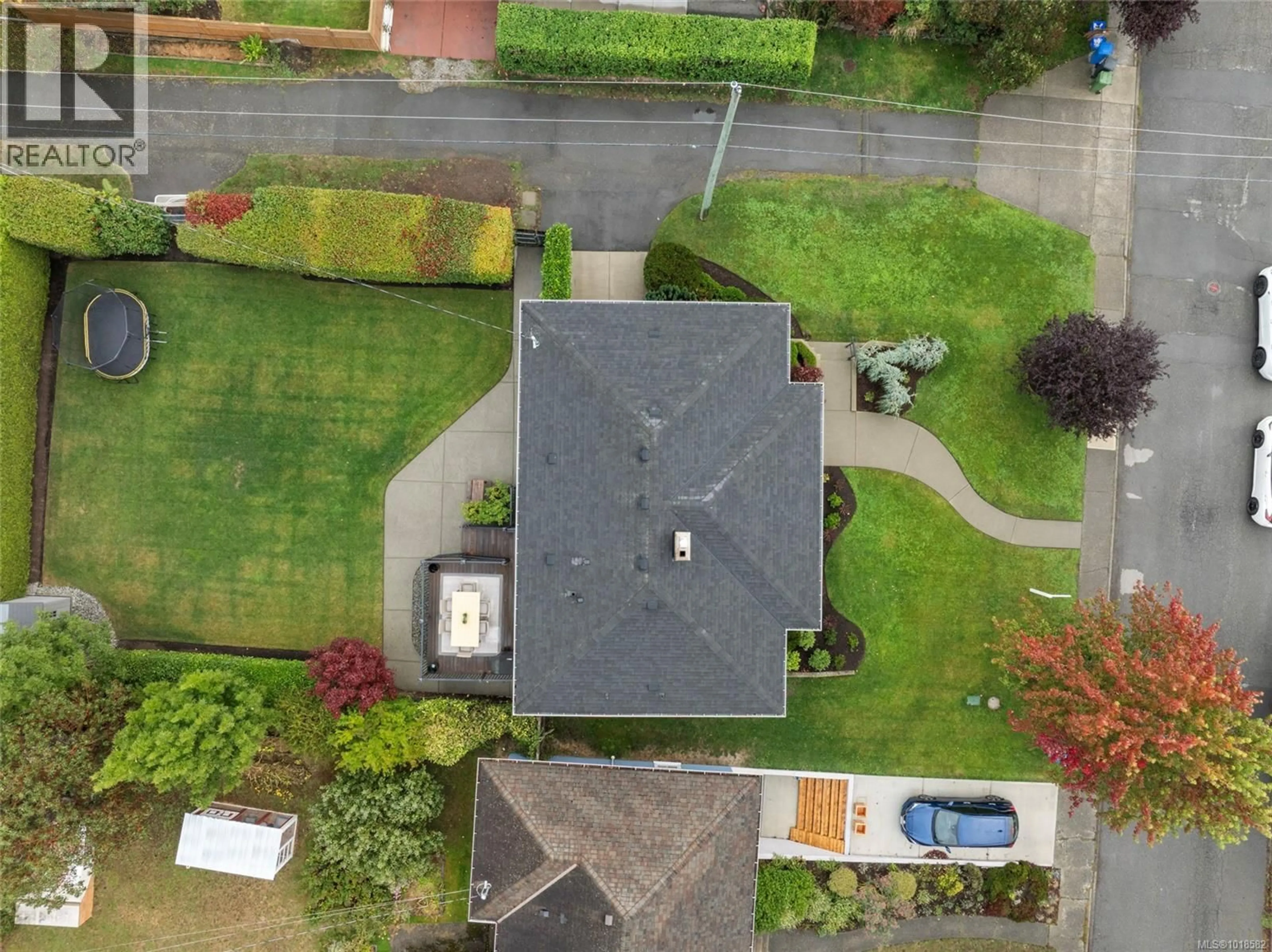 A pic from outside/outdoor area/front of a property/back of a property/a pic from drone, street for 2248 PACIFIC AVENUE, Oak Bay British Columbia V8R2V5