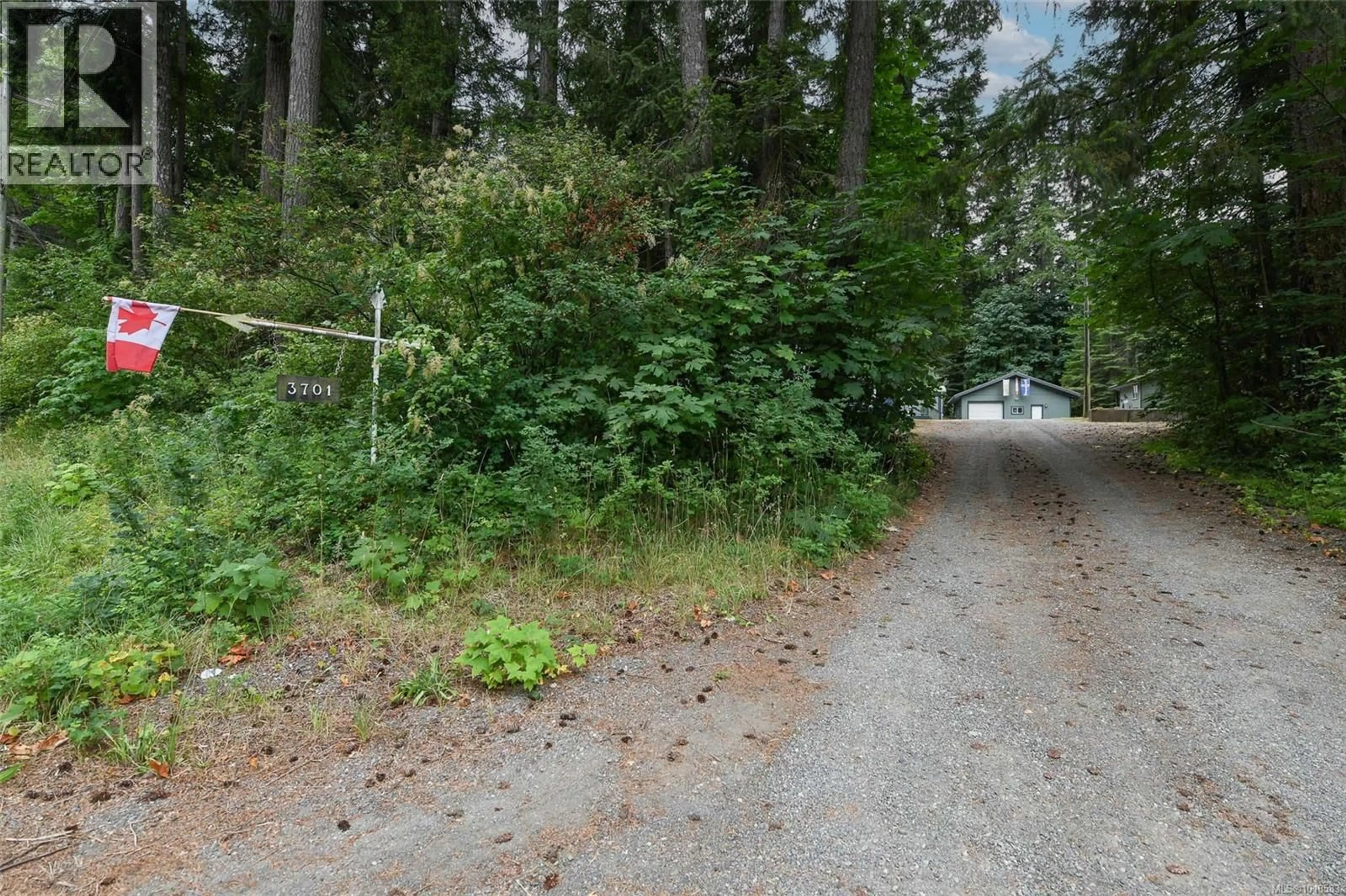 Parking for 3701 ISLAND HIGHWAY SOUTH, Courtenay British Columbia V9N9T4