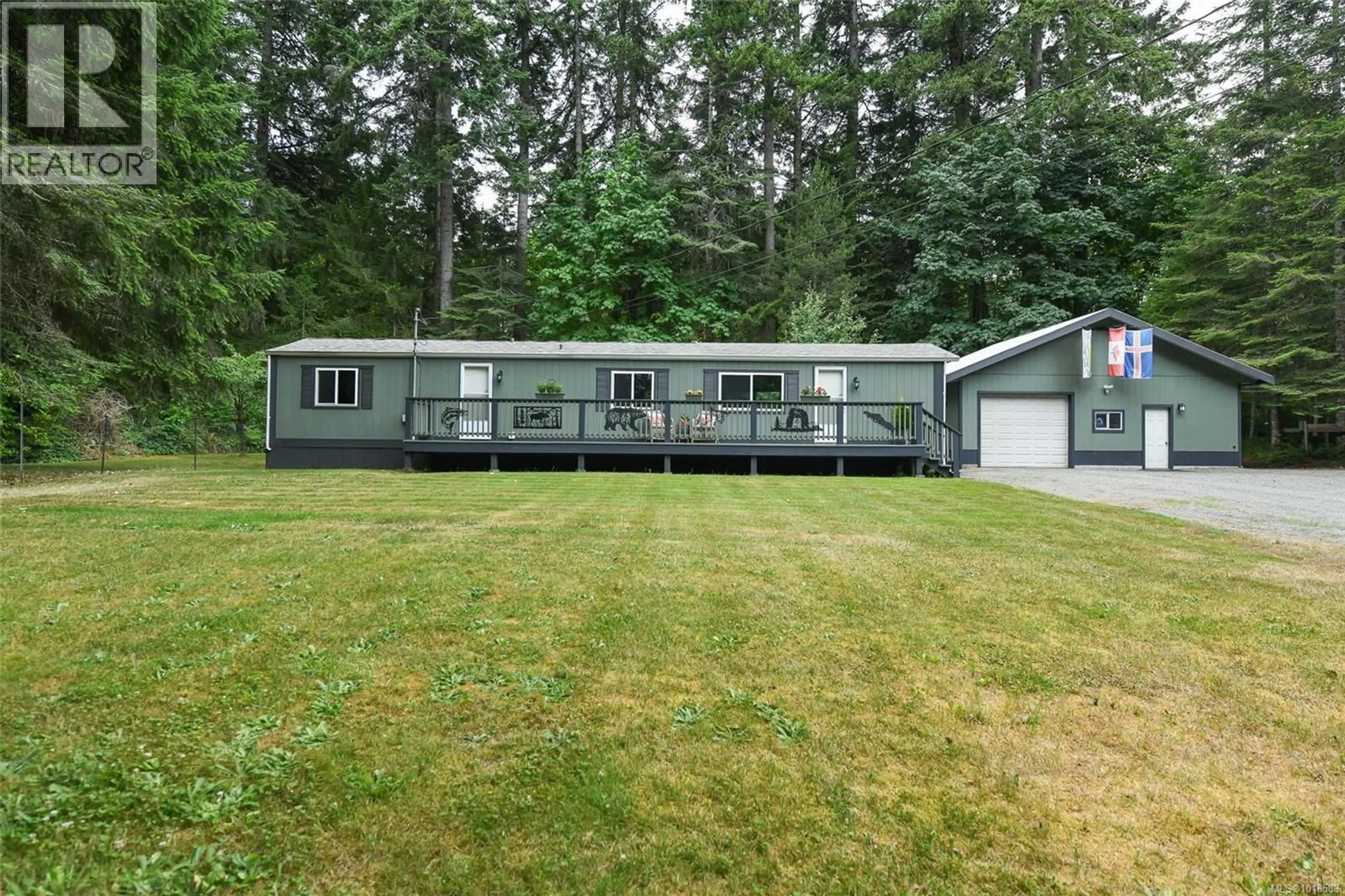 Home with vinyl exterior material, unknown for 3701 ISLAND HIGHWAY SOUTH, Courtenay British Columbia V9N9T4