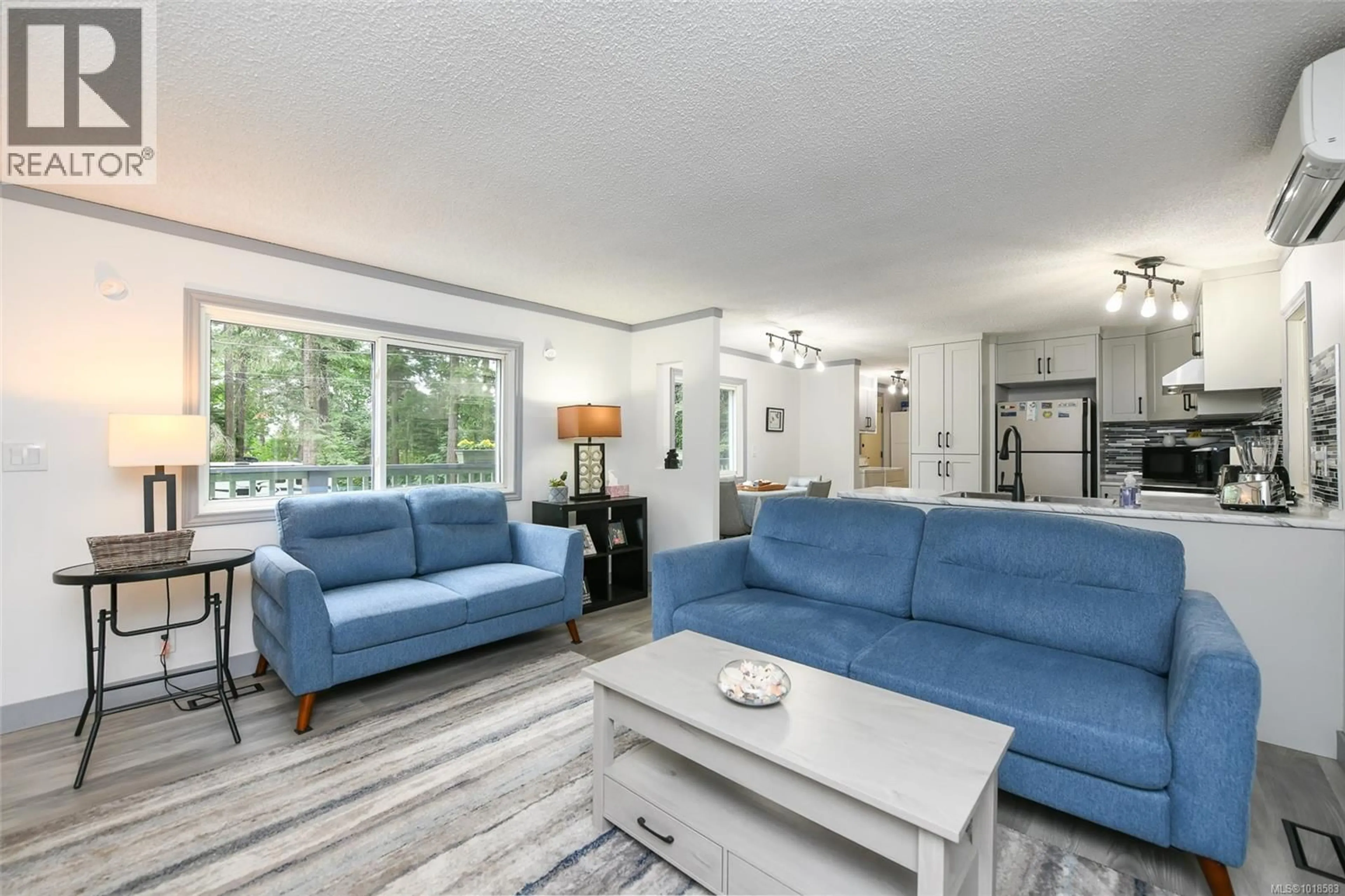 Living room with furniture, unknown for 3701 ISLAND HIGHWAY SOUTH, Courtenay British Columbia V9N9T4