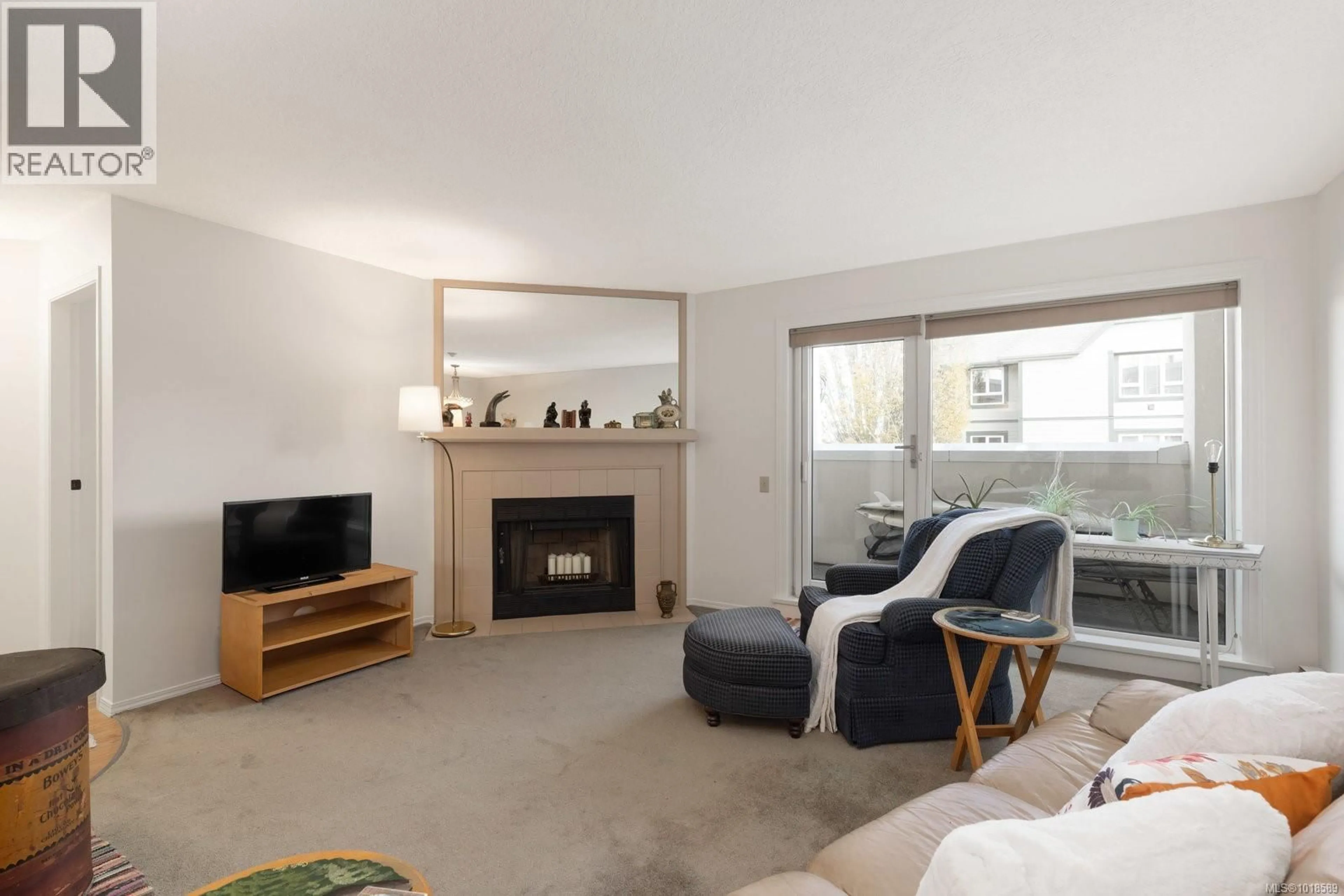 Living room with furniture, unknown for 204 - 2490 BEVAN AVENUE, Sidney British Columbia V8L5C6