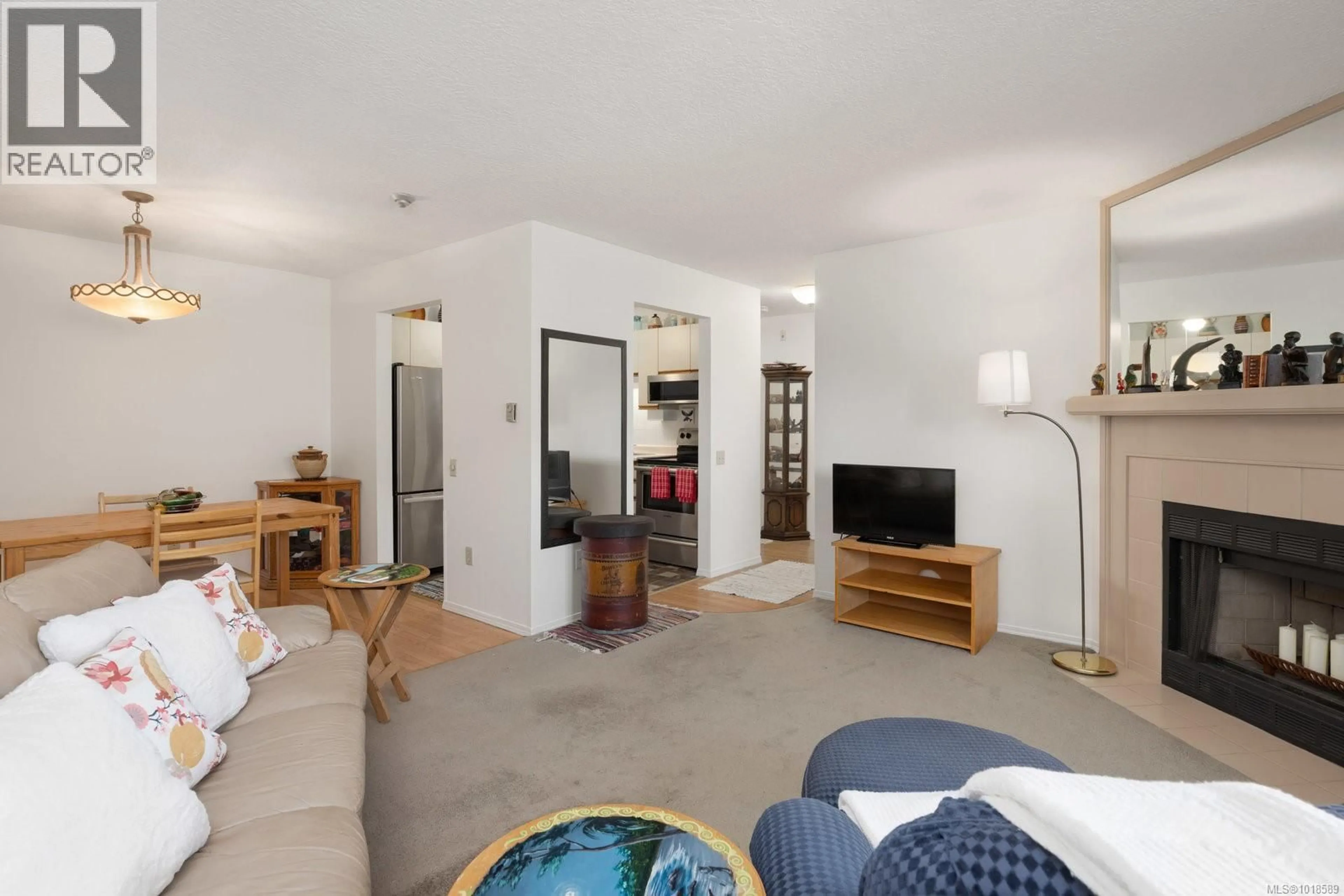 Living room with furniture, unknown for 204 - 2490 BEVAN AVENUE, Sidney British Columbia V8L5C6