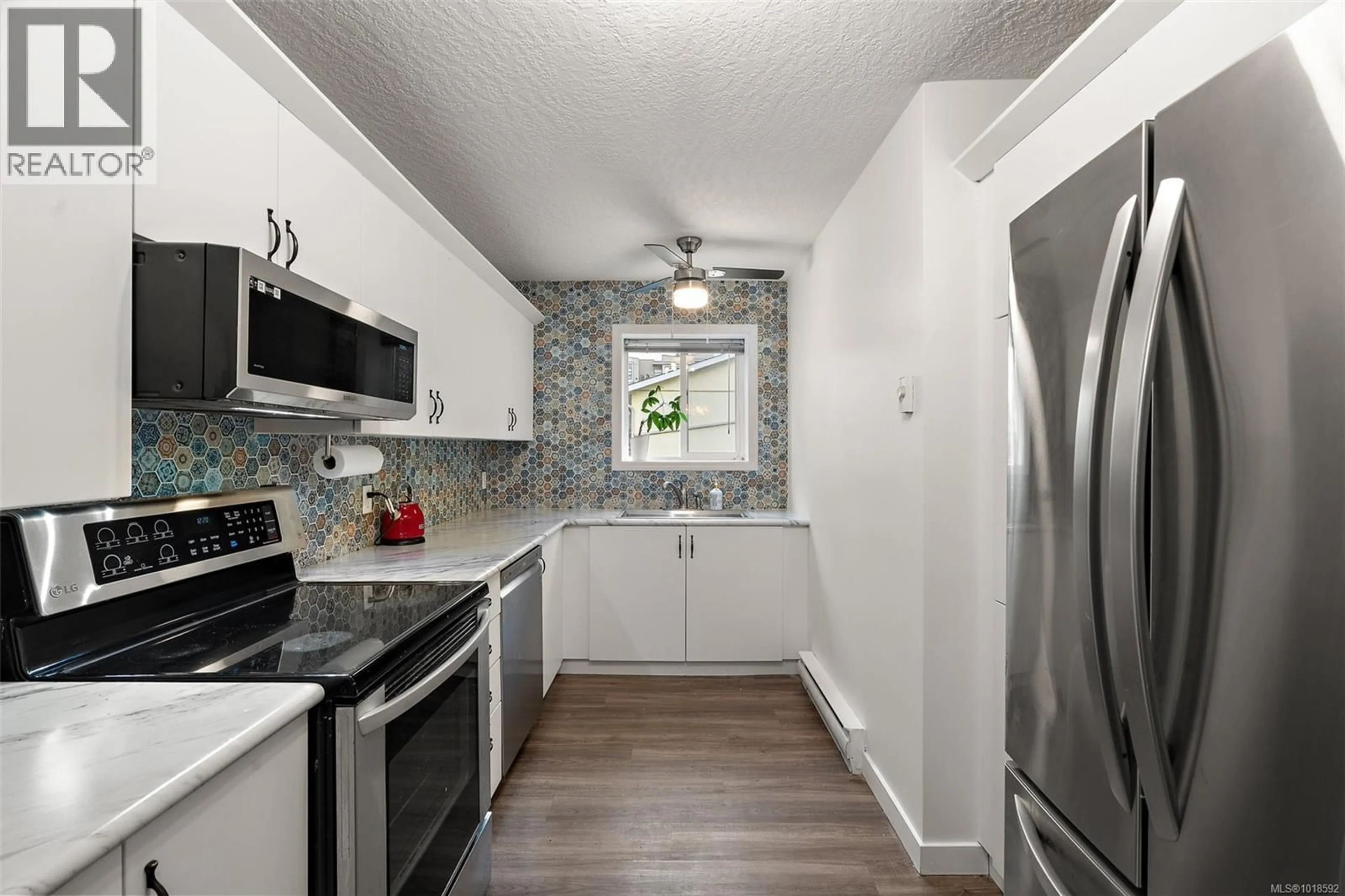 Standard kitchen, unknown for 4 - 2871 PEATT ROAD, Langford British Columbia V9B3V7