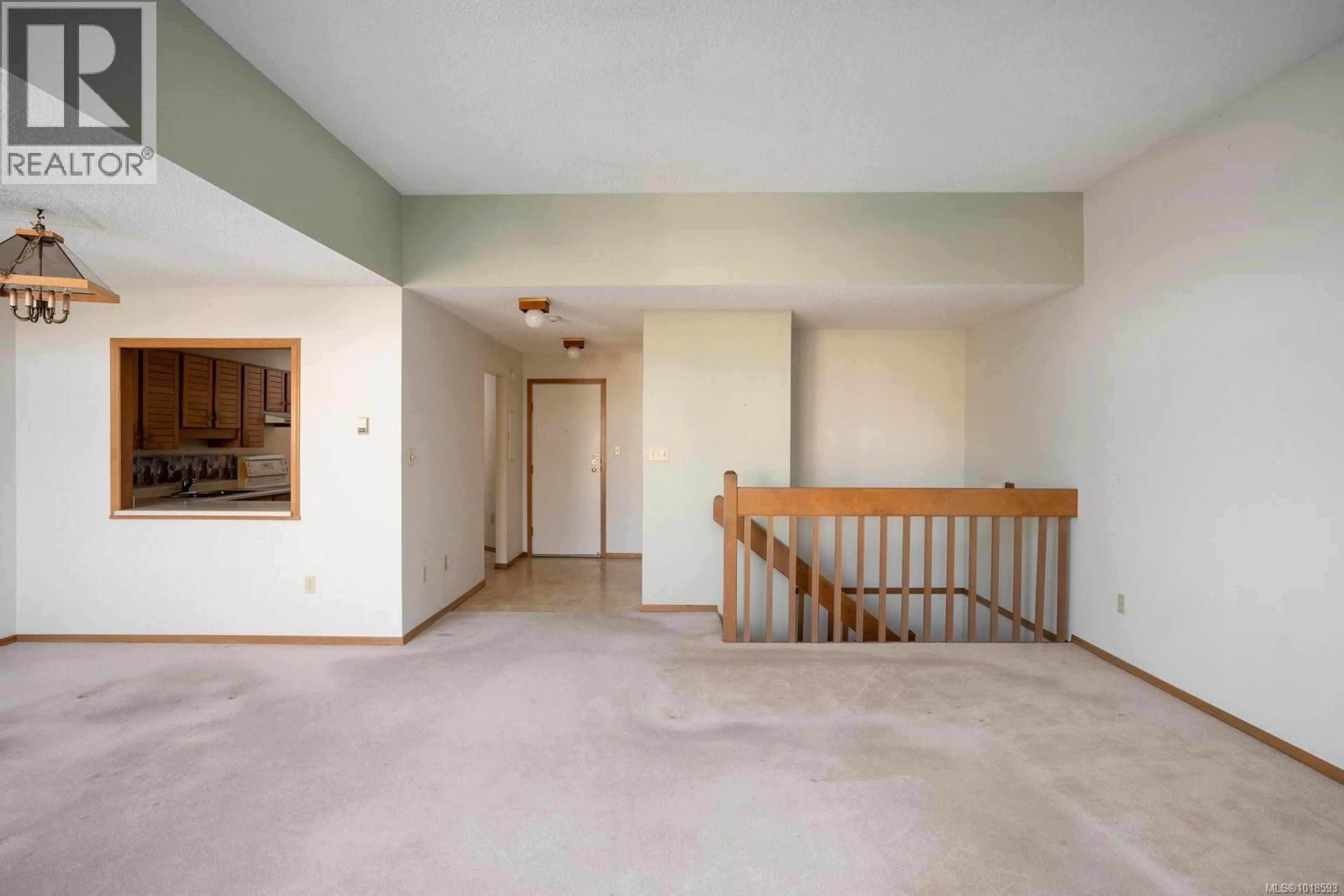 Indoor foyer for 312 - 10459 RESTHAVEN DRIVE, Sidney British Columbia V8L3H6