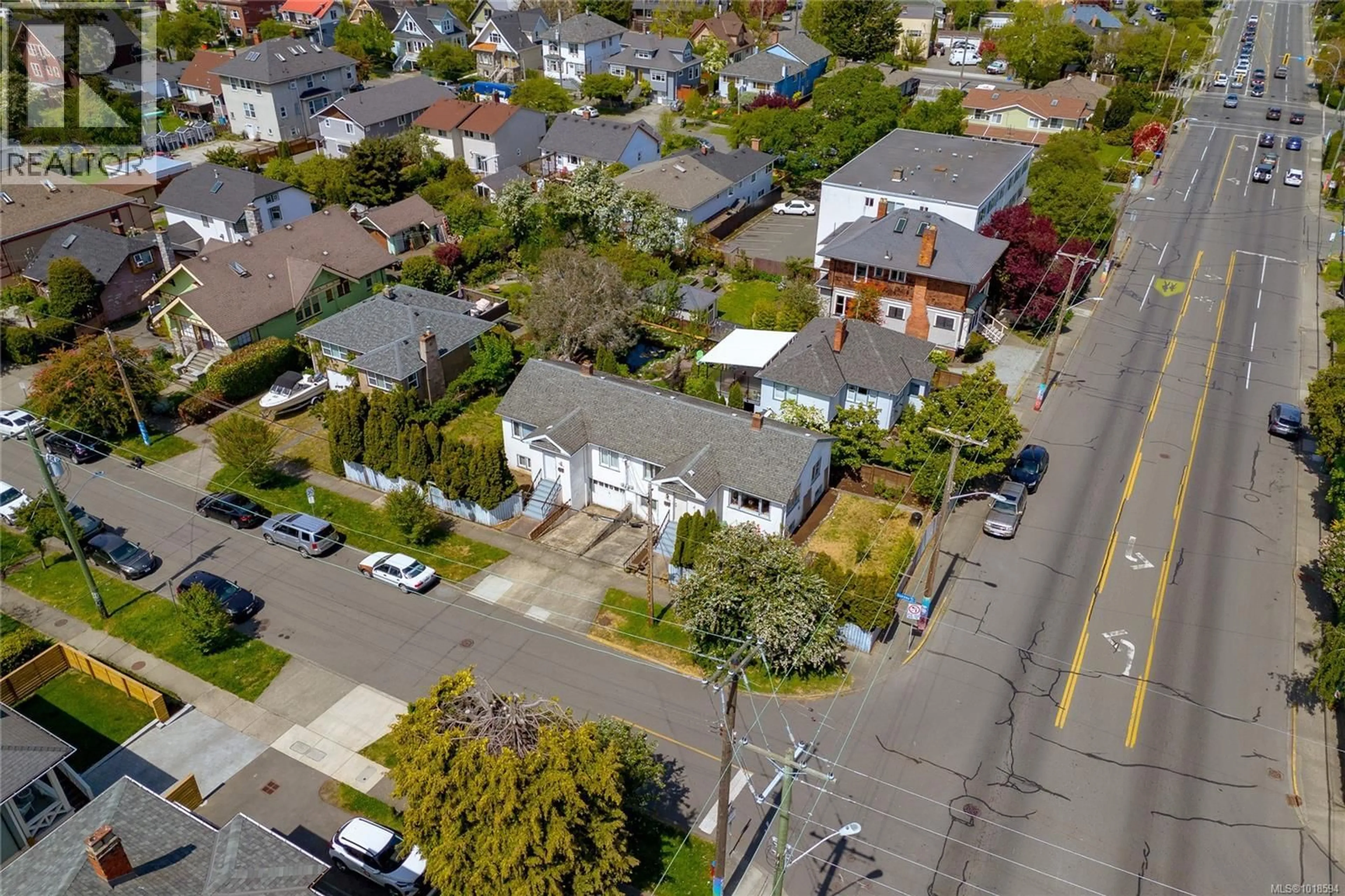 A pic from outside/outdoor area/front of a property/back of a property/a pic from drone, street for 1060+1062 QUEENS AVENUE, Victoria British Columbia V8T1M8