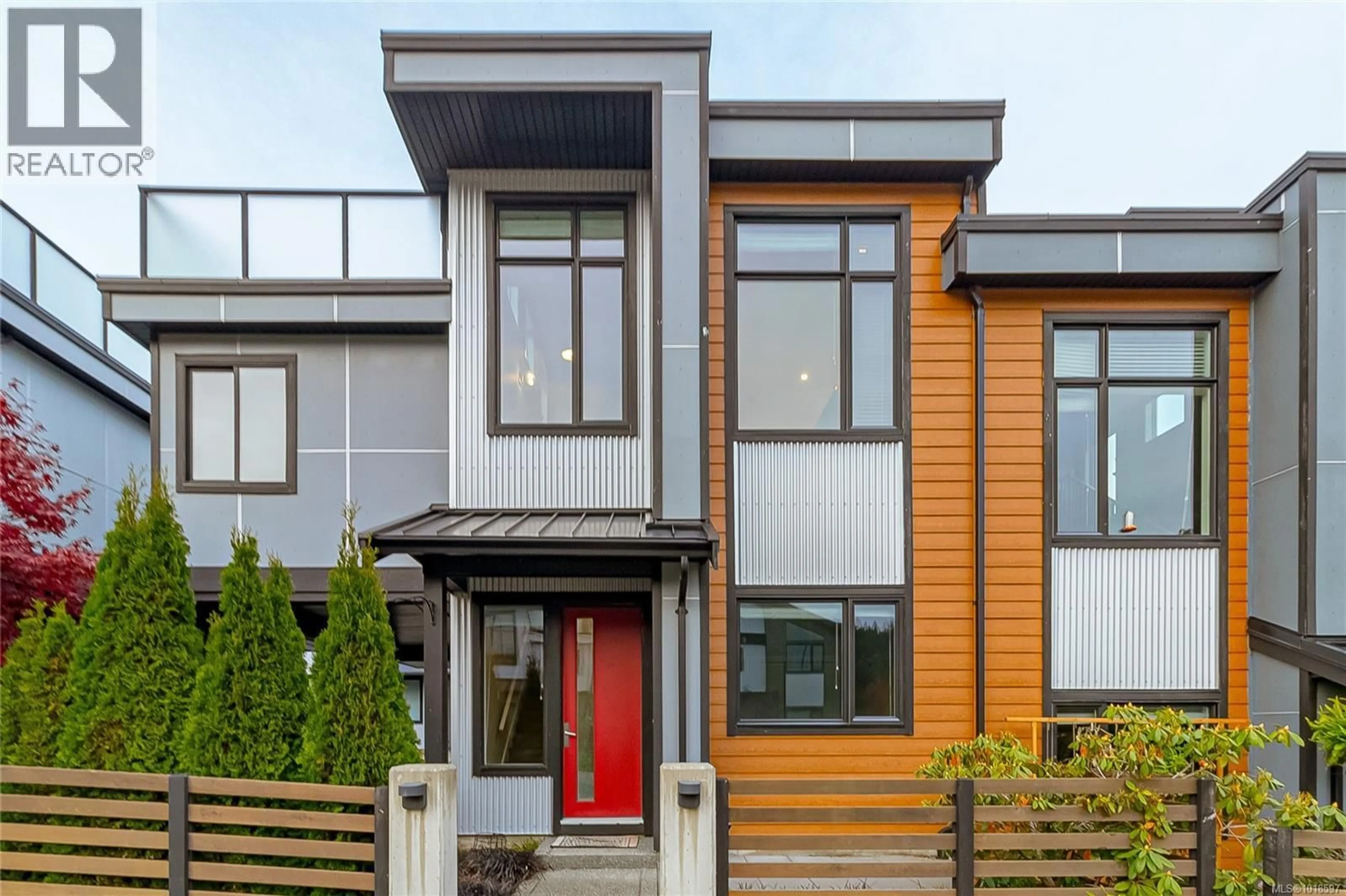 Home with vinyl exterior material, street for 113 - 1201 NOVA COURT, Langford British Columbia V9B0T7