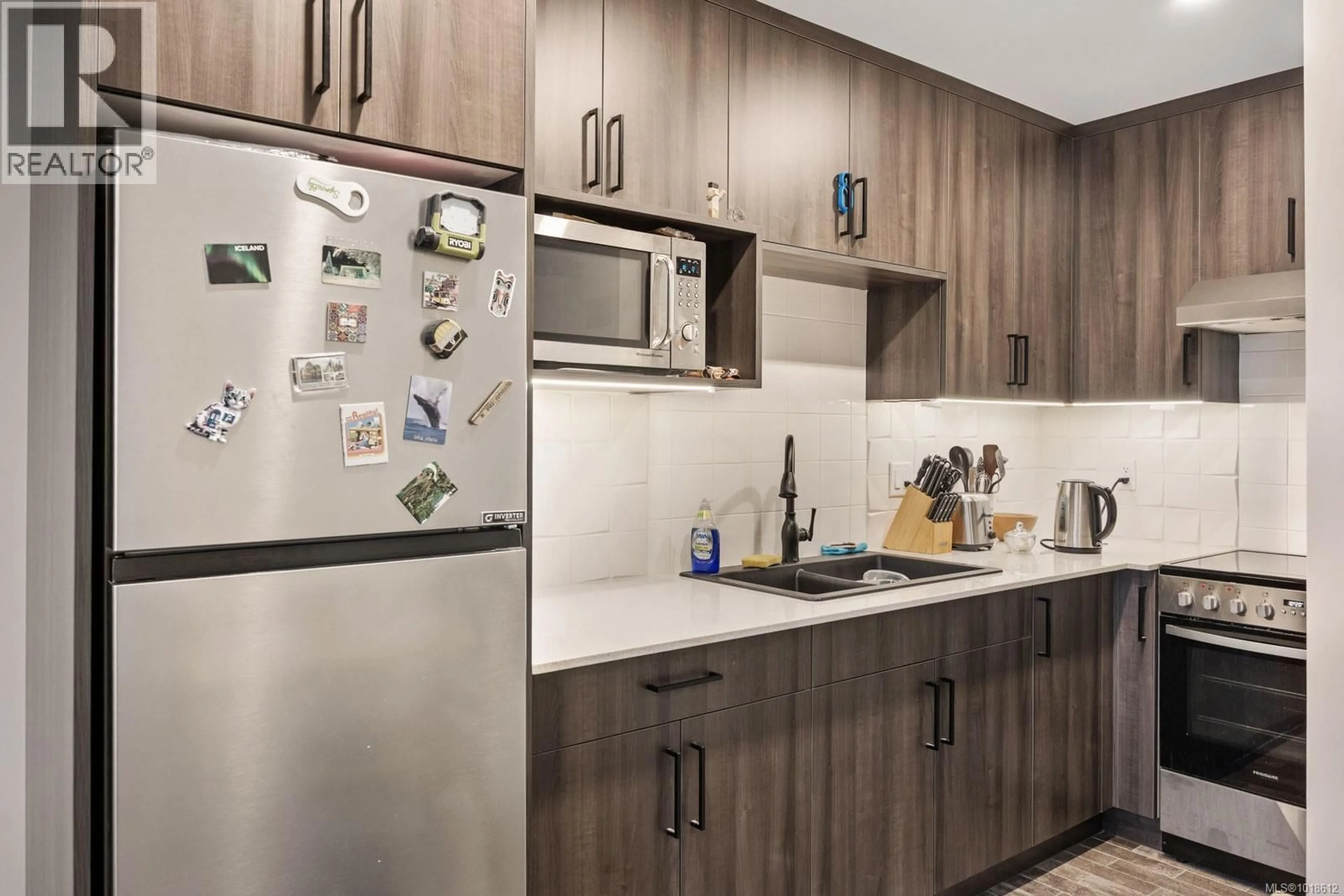 Standard kitchen, unknown for 6 - 375 21ST STREET, Courtenay British Columbia V9N2B6