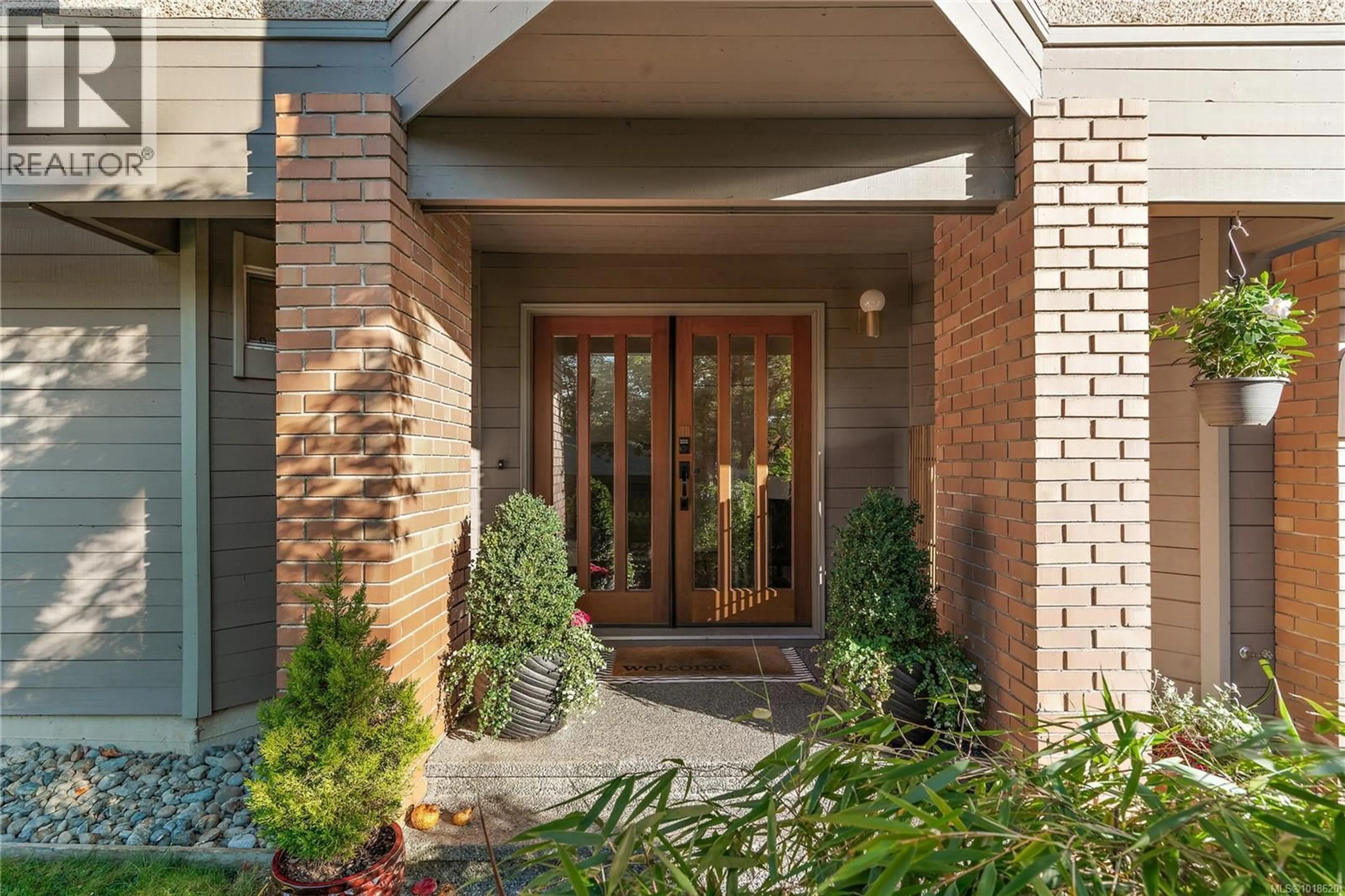 Unknown for 21 - 909 CAROLWOOD DRIVE, Saanich British Columbia V8X3T9