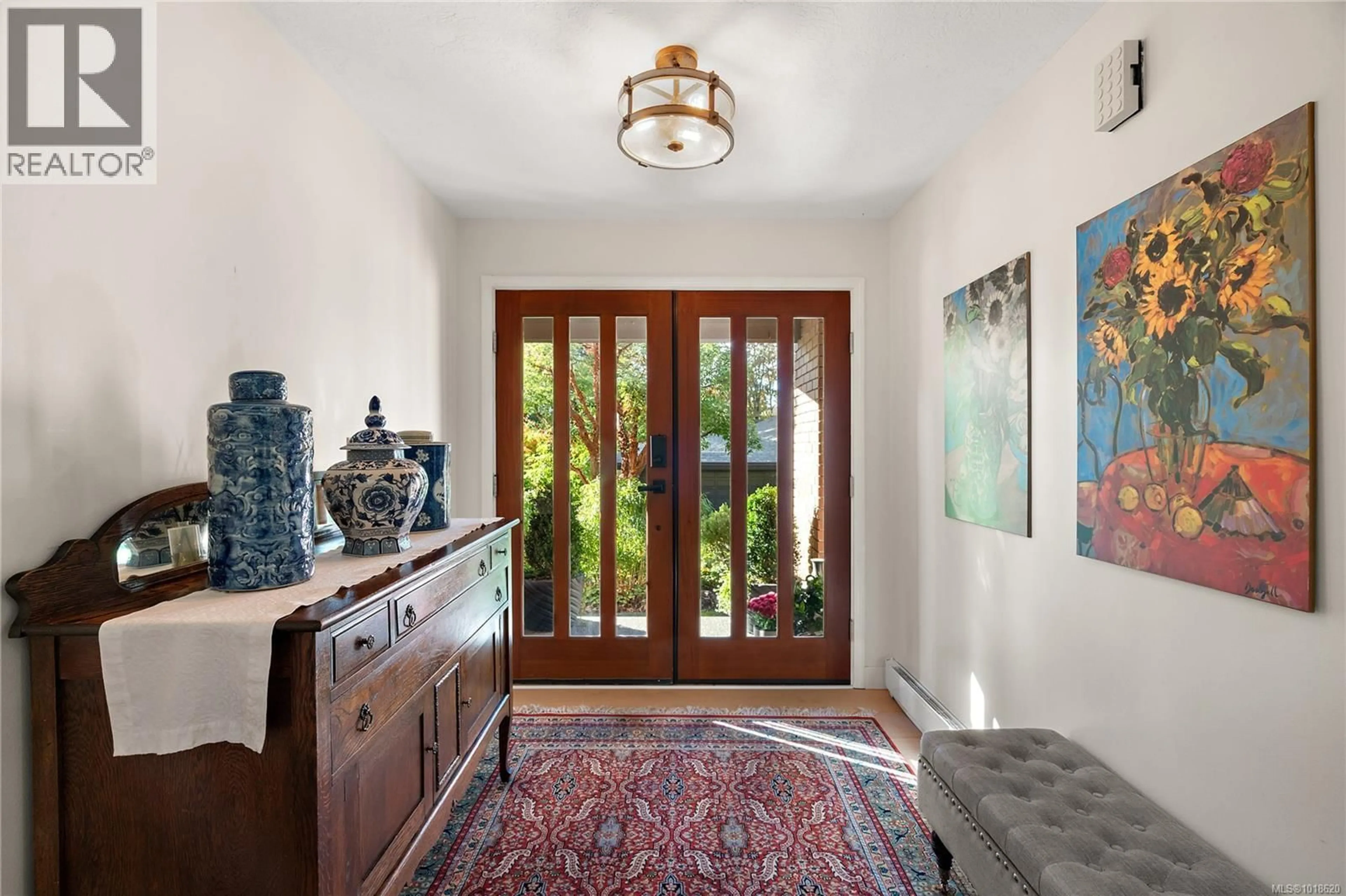 Indoor entryway for 21 - 909 CAROLWOOD DRIVE, Saanich British Columbia V8X3T9