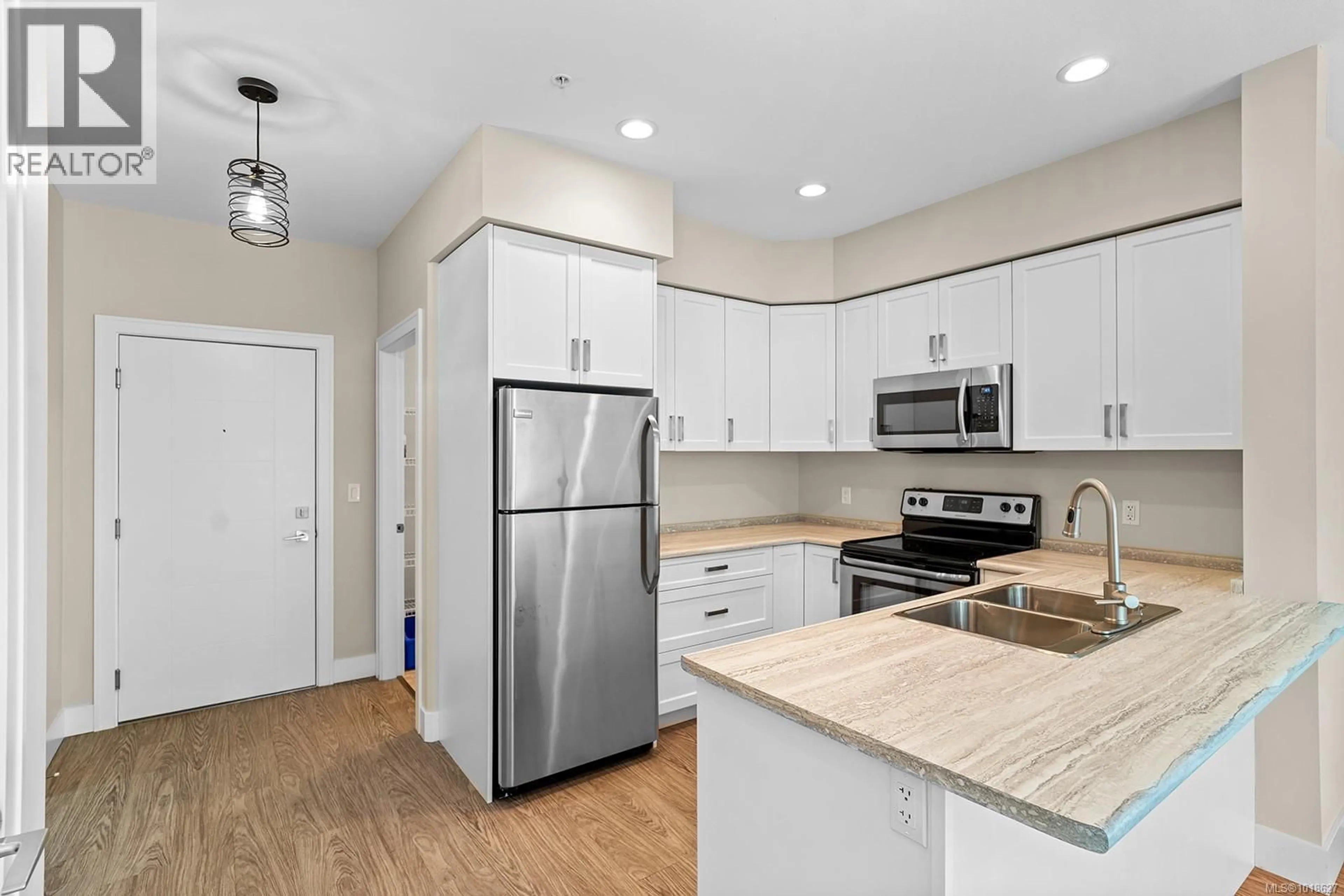 Standard kitchen, unknown for 213 - 4960 SONGBIRD PLACE, Nanaimo British Columbia V9T0H7