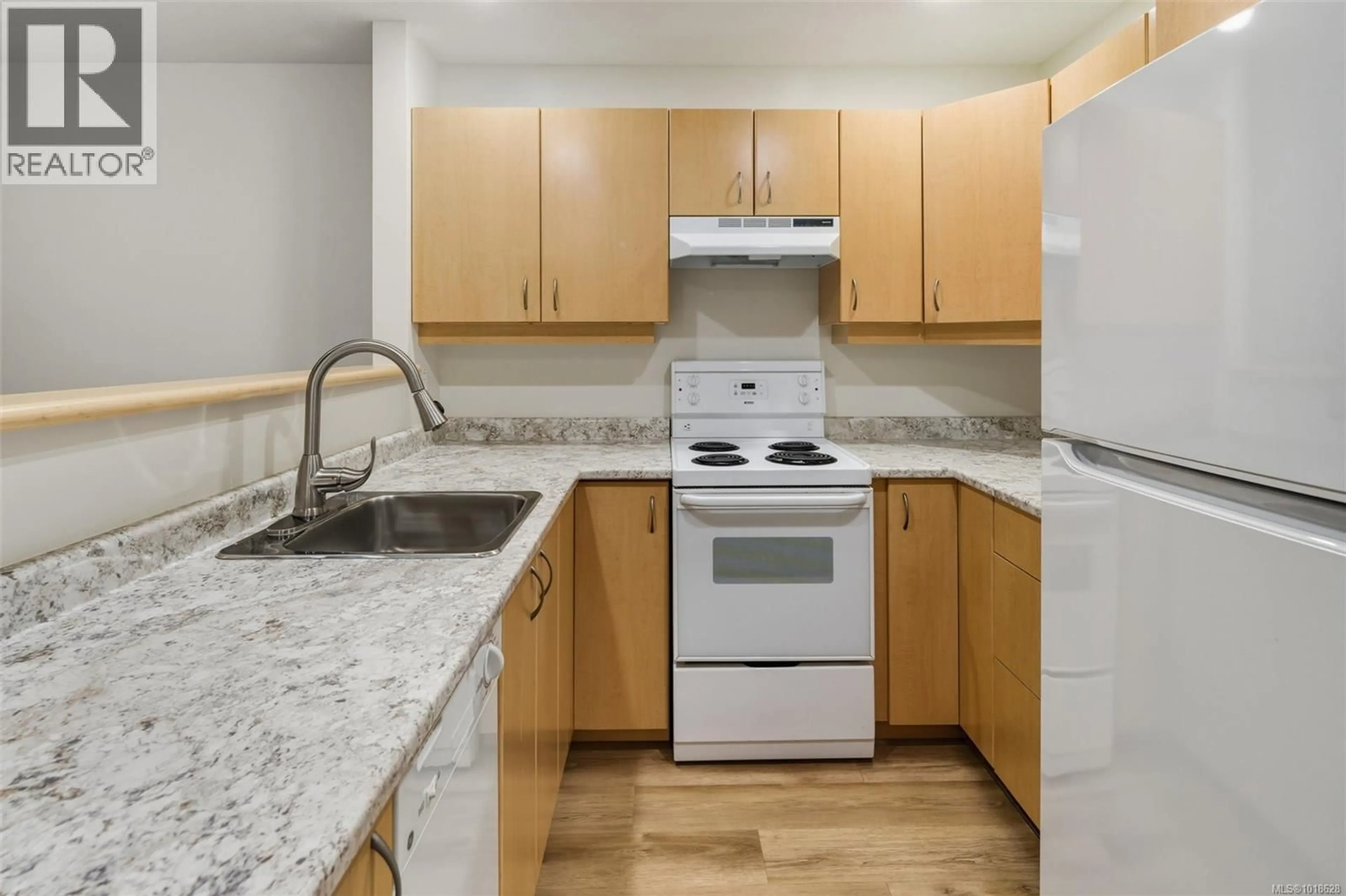 Standard kitchen, unknown for 213 - 9882 FIFTH STREET, Sidney British Columbia V8L2X3