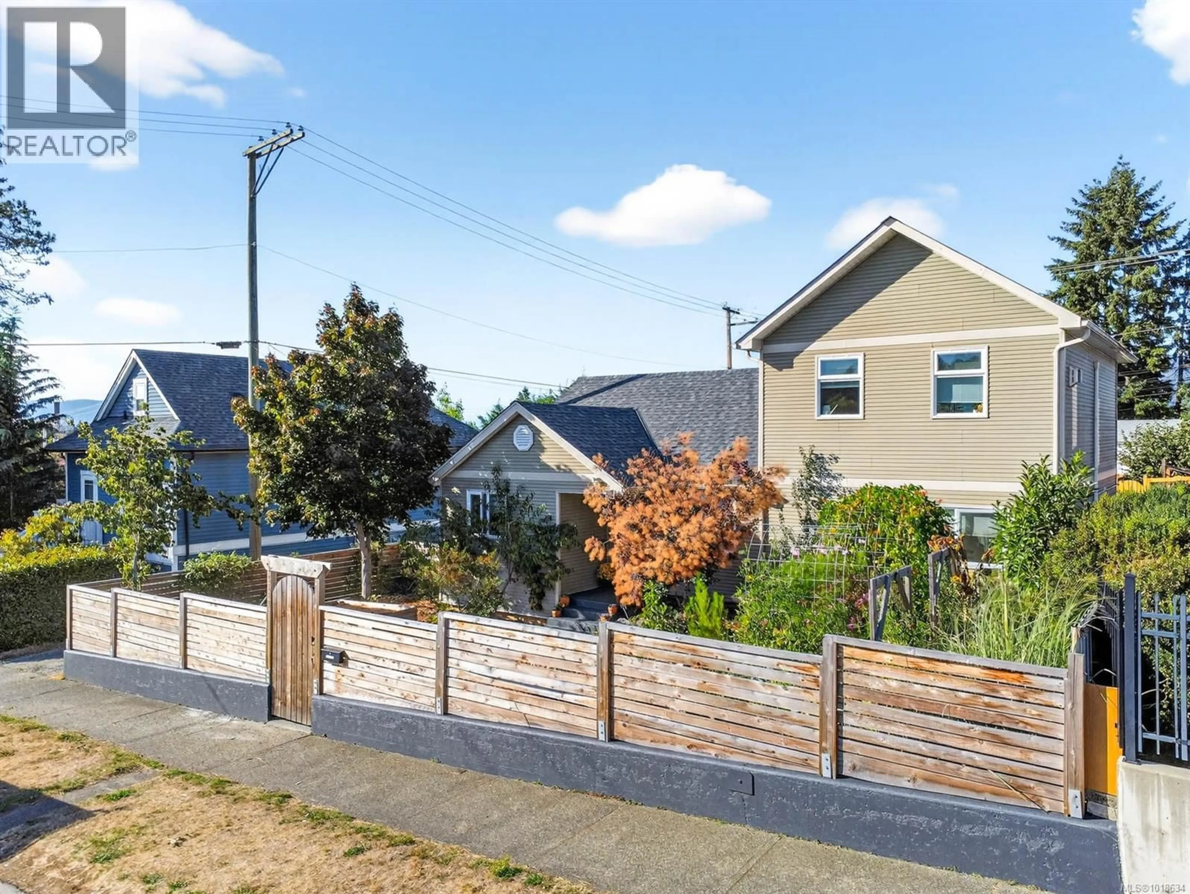 A pic from outside/outdoor area/front of a property/back of a property/a pic from drone, street for 4441 BUTE STREET, Port Alberni British Columbia V9Y3N3