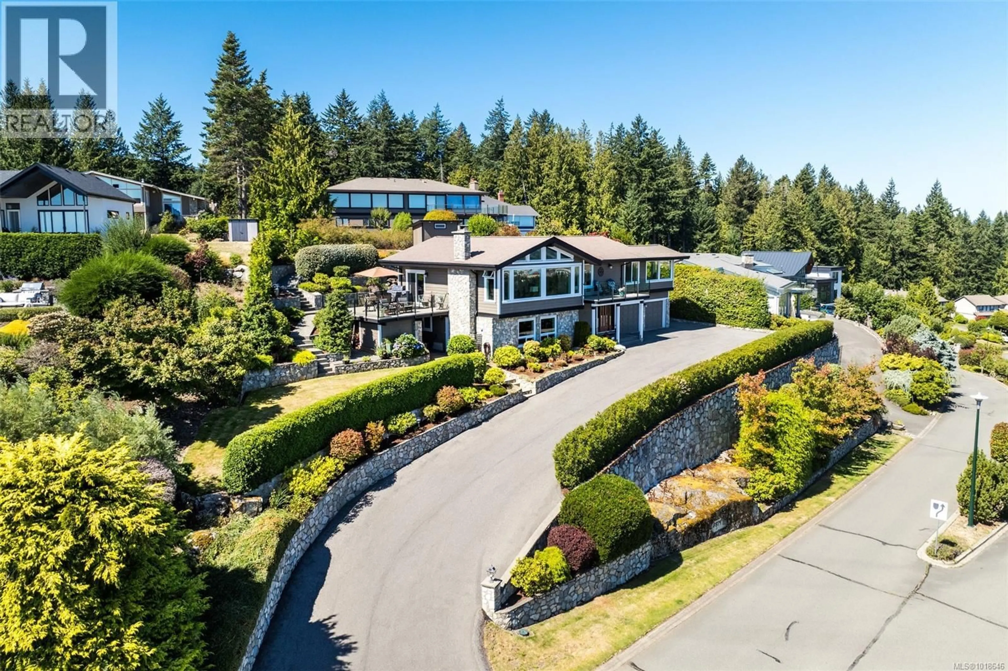 A pic from outside/outdoor area/front of a property/back of a property/a pic from drone, unknown for 8874 PARK PACIFIC TERRACE, North Saanich British Columbia V8L4S1