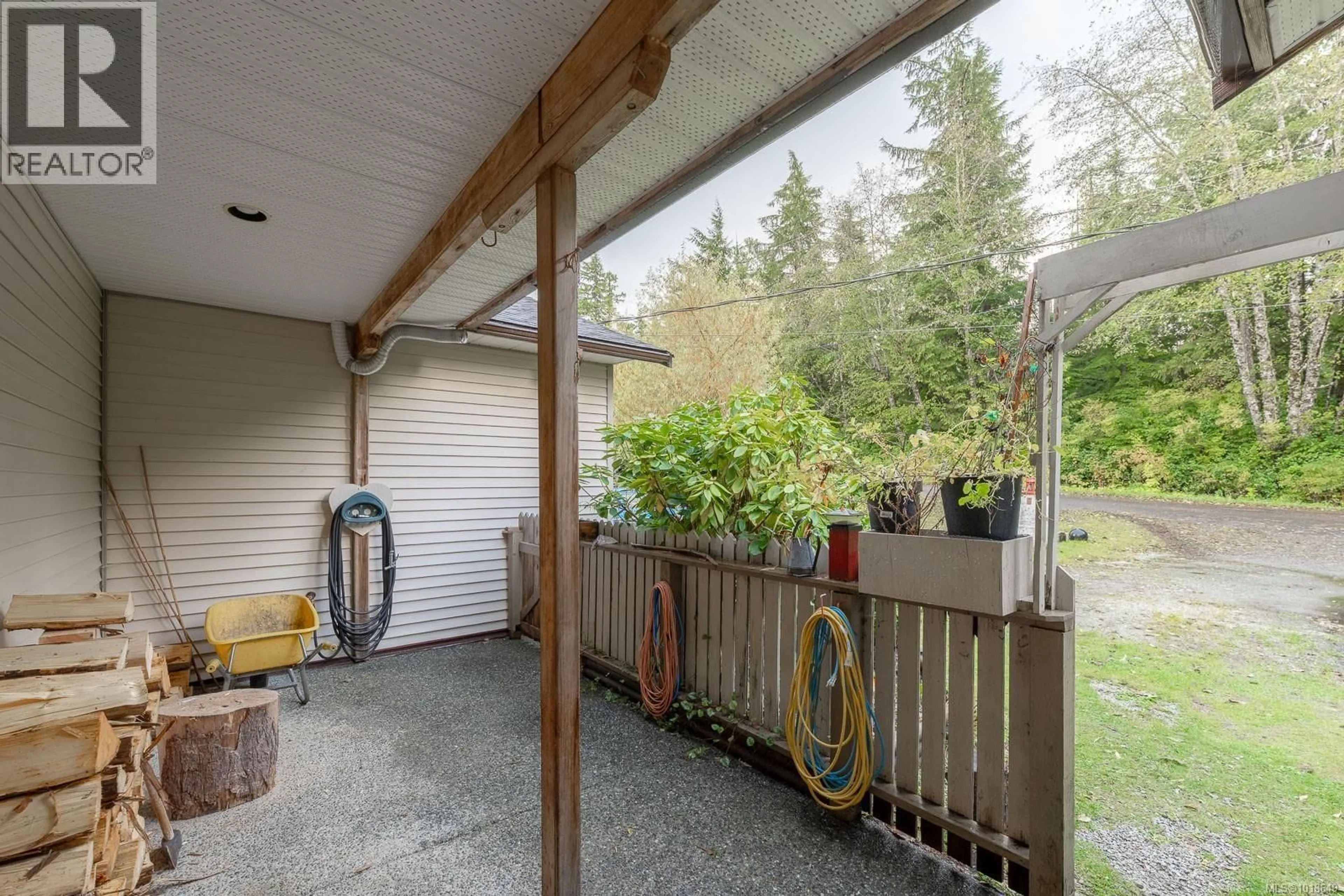 Patio, unknown for A - 280 BINNACLE ROAD, Bamfield British Columbia V0R1B0