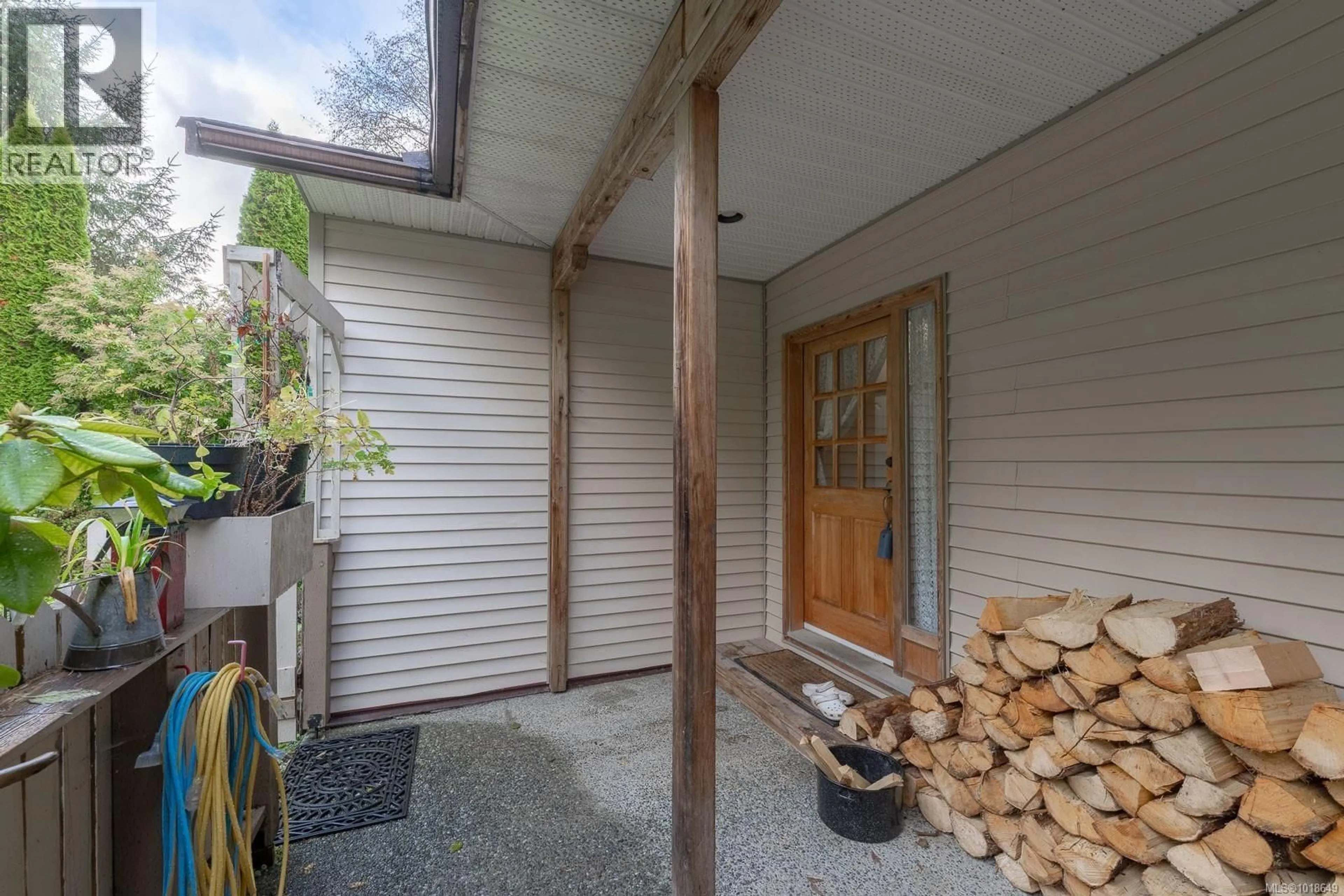 Patio, street for A - 280 BINNACLE ROAD, Bamfield British Columbia V0R1B0