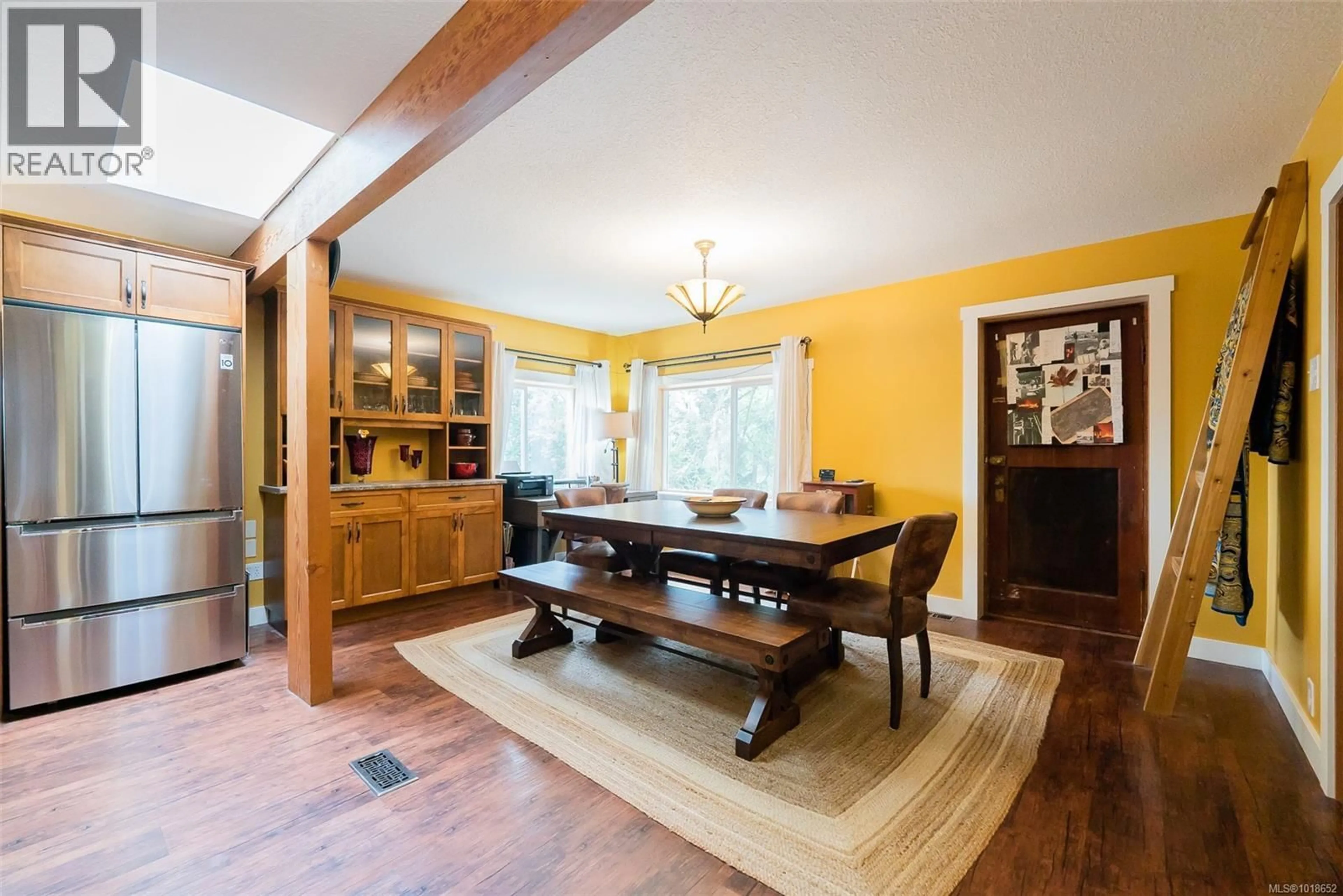 Dining room, wood/laminate floor for 1634 CEDAR ROAD, Nanaimo British Columbia V9X1L4