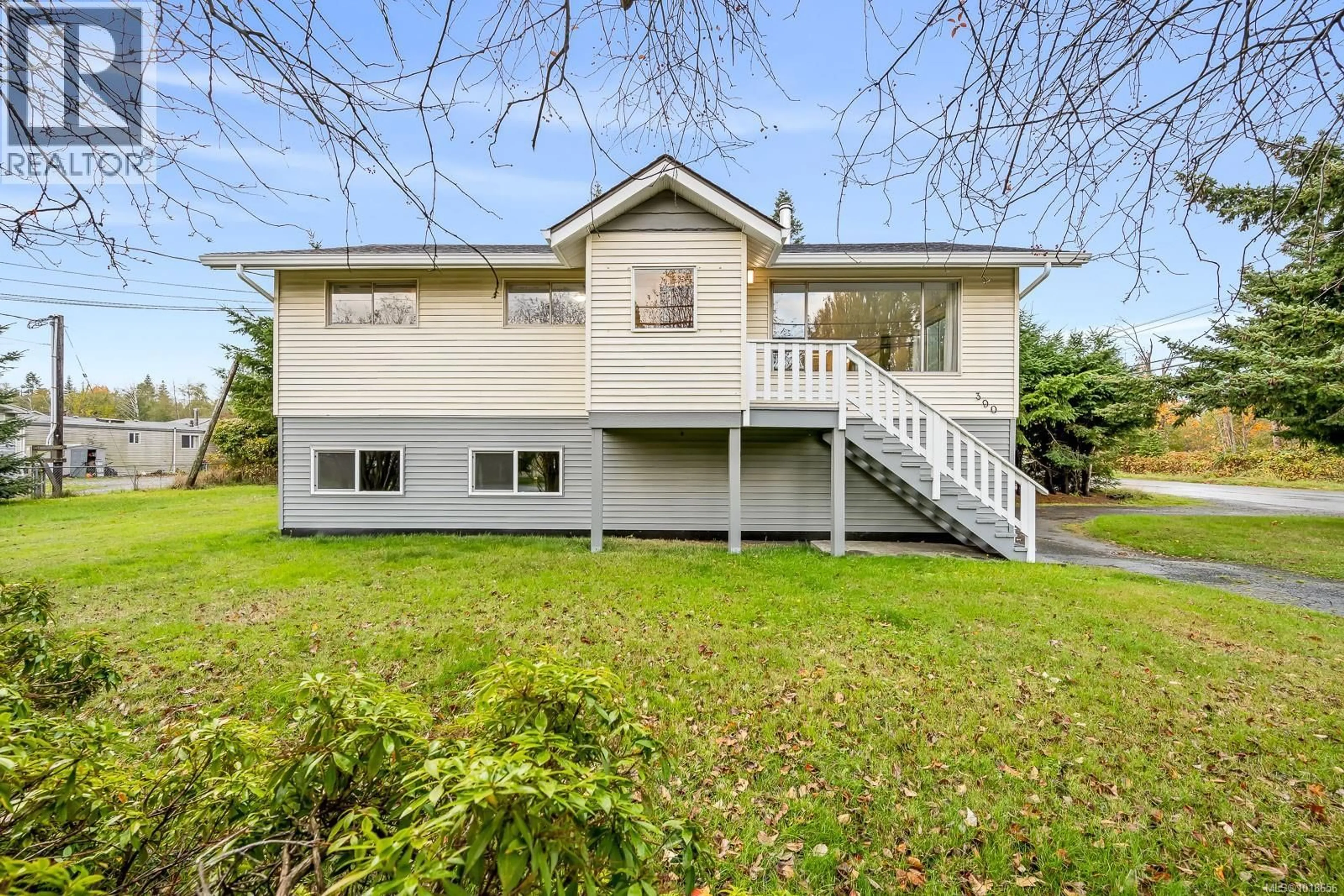 Home with vinyl exterior material, unknown for 390 PETERSEN ROAD, Campbell River British Columbia V9W3H5