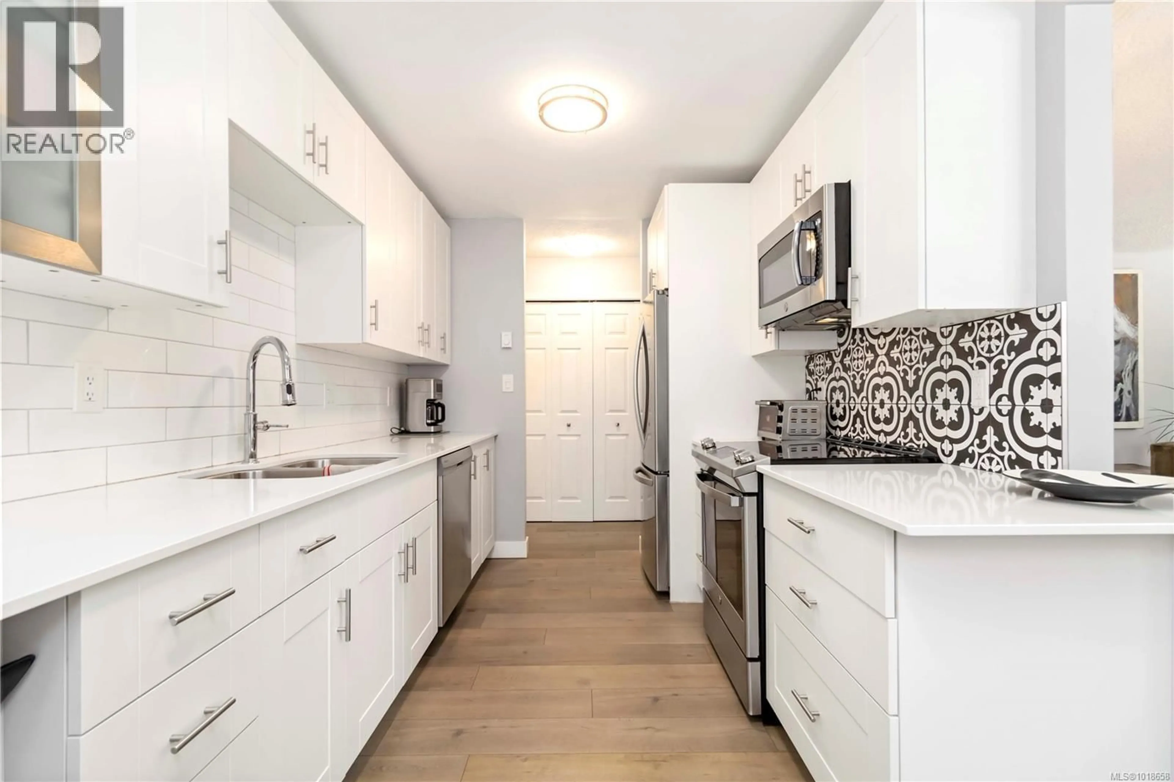 Unknown for 203 - 9945 FIFTH STREET, Sidney British Columbia V8L2X6