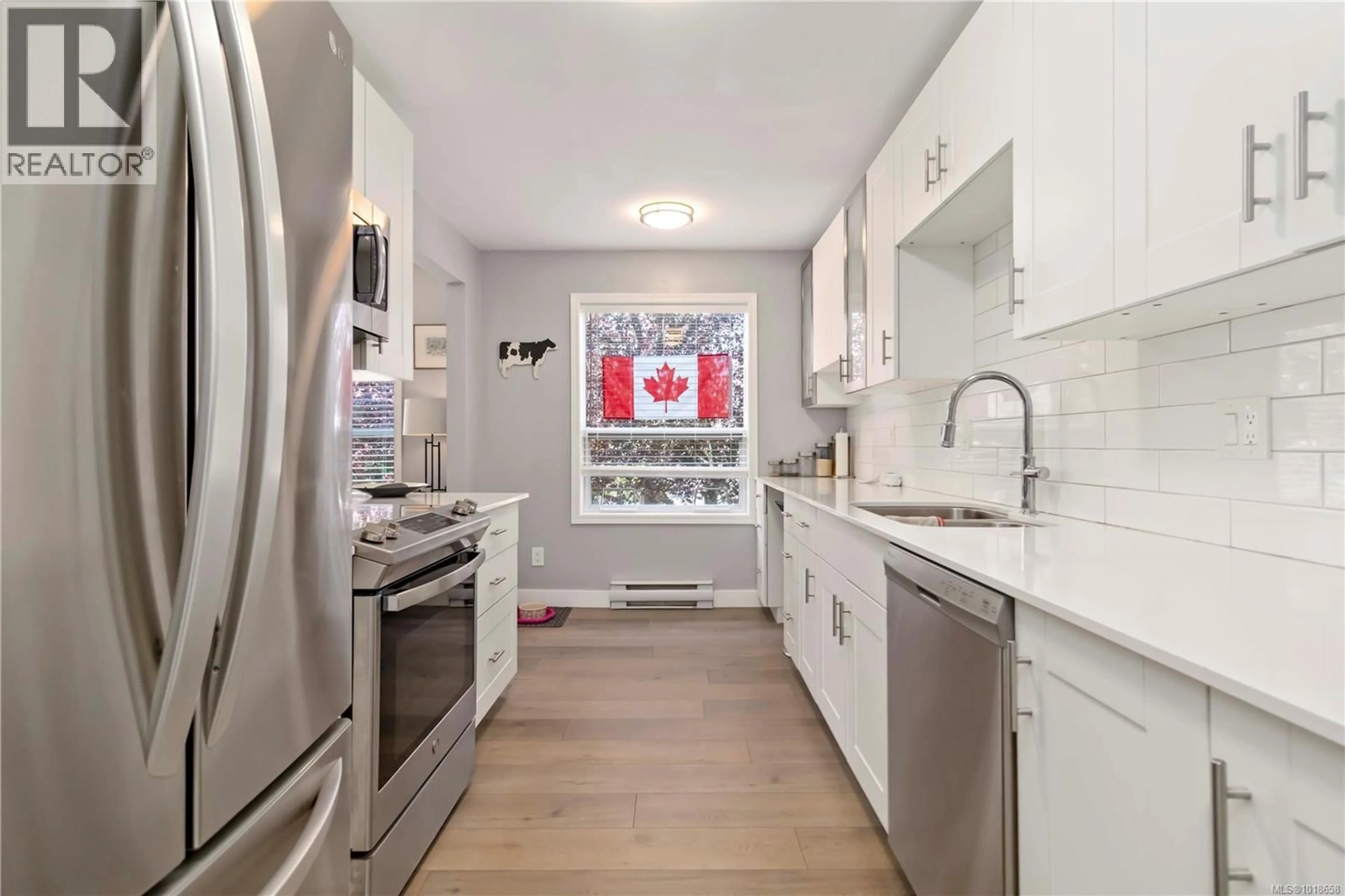 Open concept kitchen, unknown for 203 - 9945 FIFTH STREET, Sidney British Columbia V8L2X6