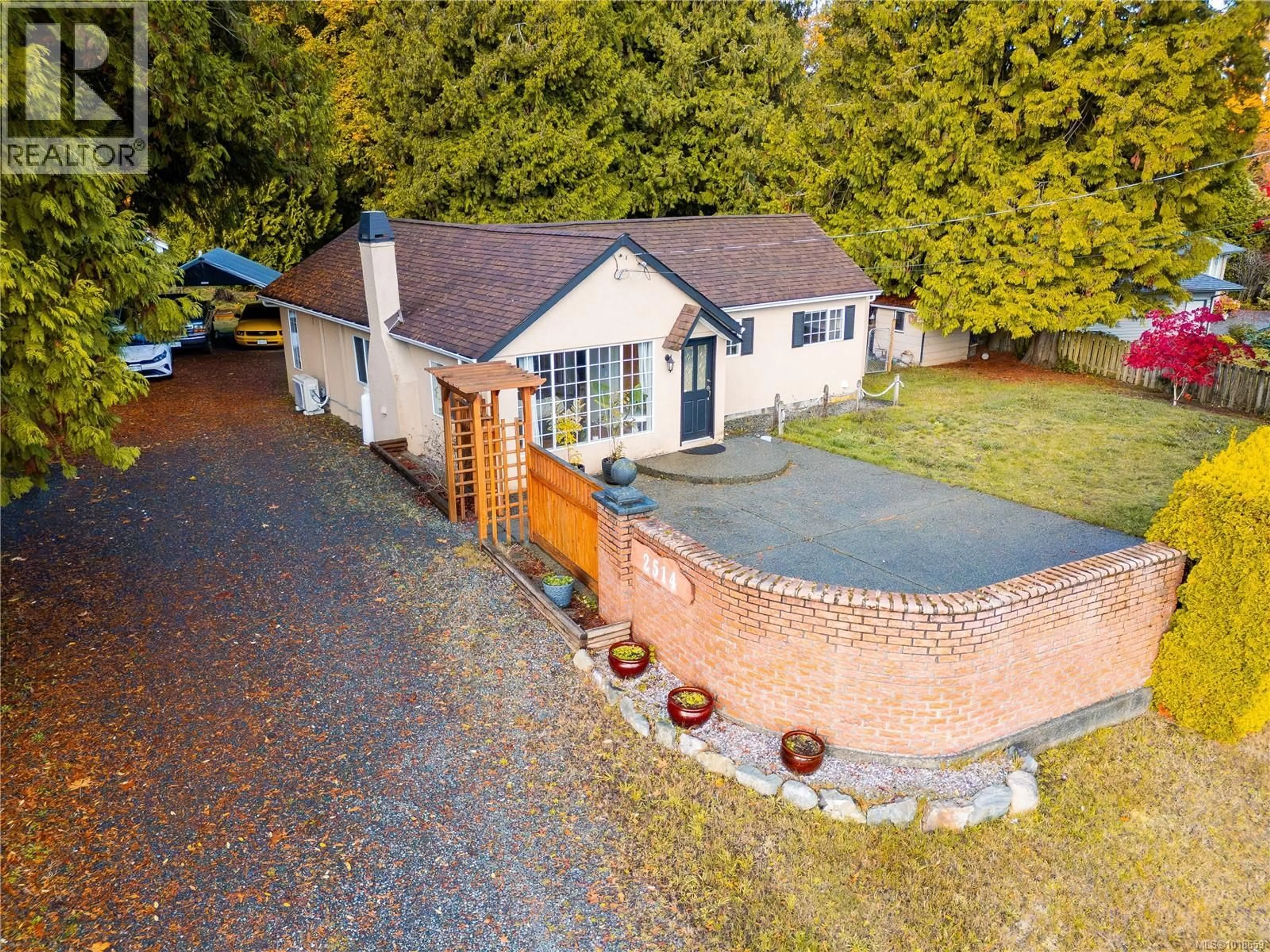 A pic from outside/outdoor area/front of a property/back of a property/a pic from drone, unknown for 2514 LODGEPOLE ROAD, Mill Bay British Columbia V8H1B1
