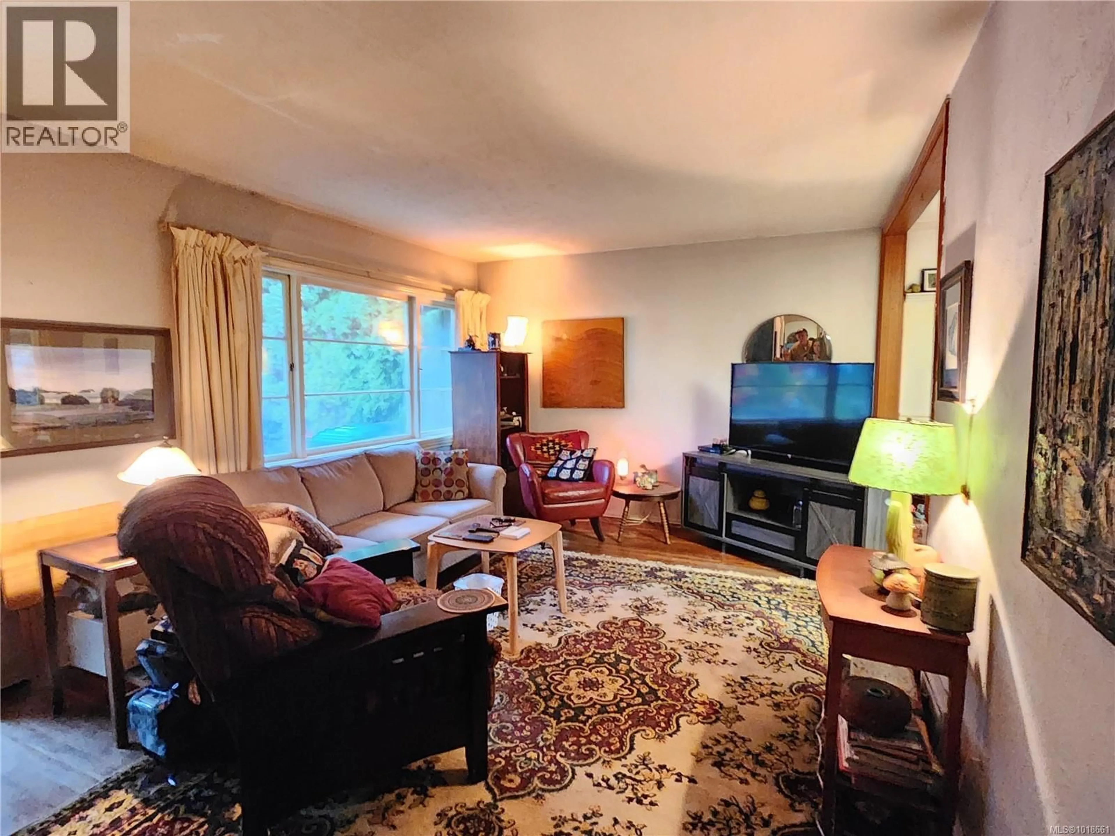 Living room with furniture, unknown for 3628 16TH AVENUE, Port Alberni British Columbia V9Y5E2