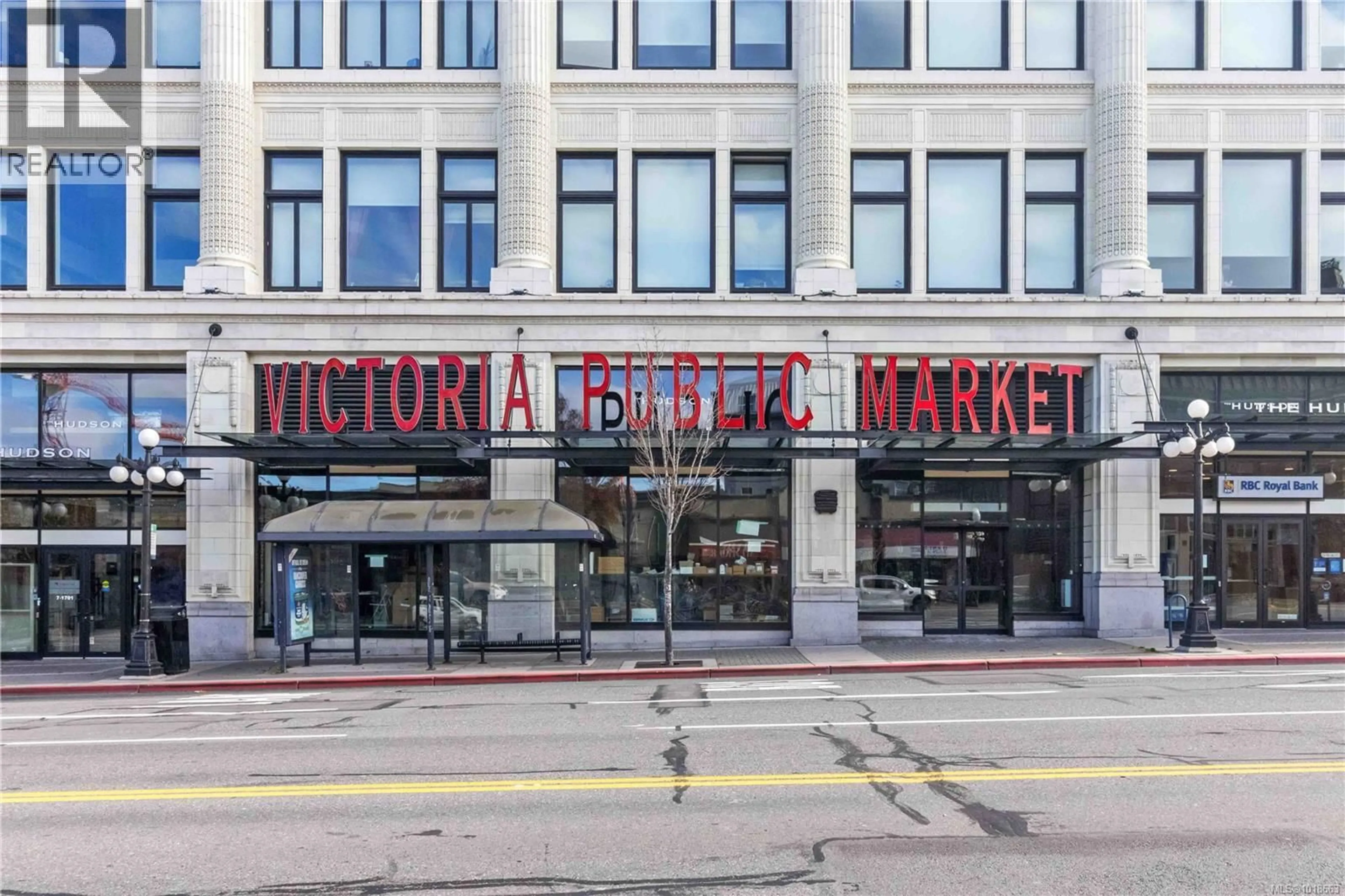 Indoor foyer for 506 - 770 FISGARD STREET, Victoria British Columbia V8W0B8