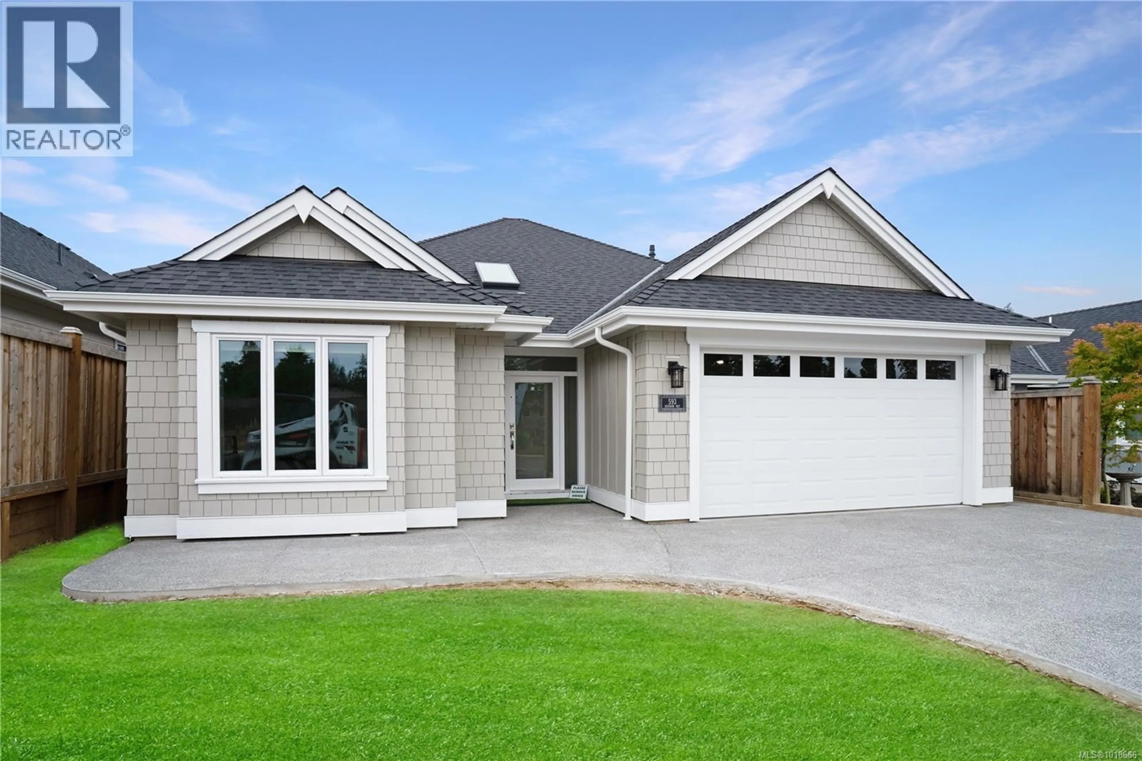 Home with vinyl exterior material, street for 612 RAINBOW WAY, Parksville British Columbia V9P1H3