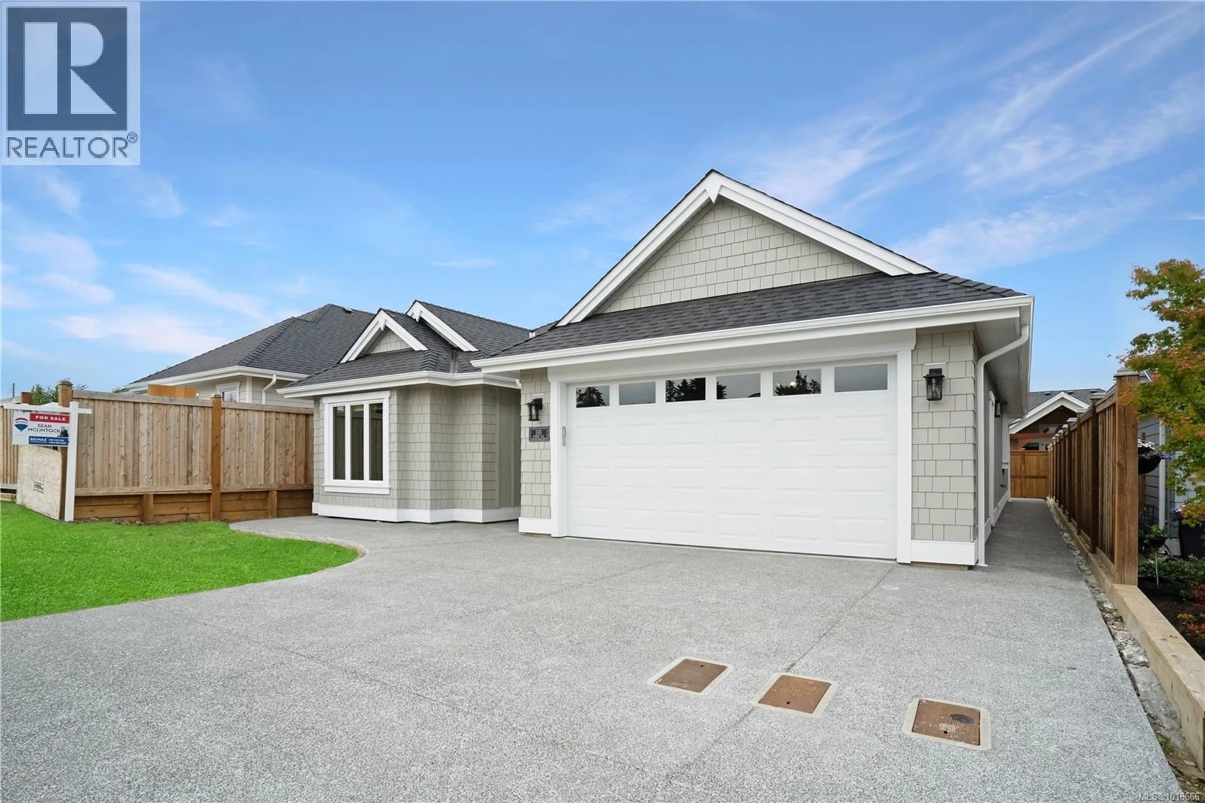 Home with vinyl exterior material, street for 612 RAINBOW WAY, Parksville British Columbia V9P1H3