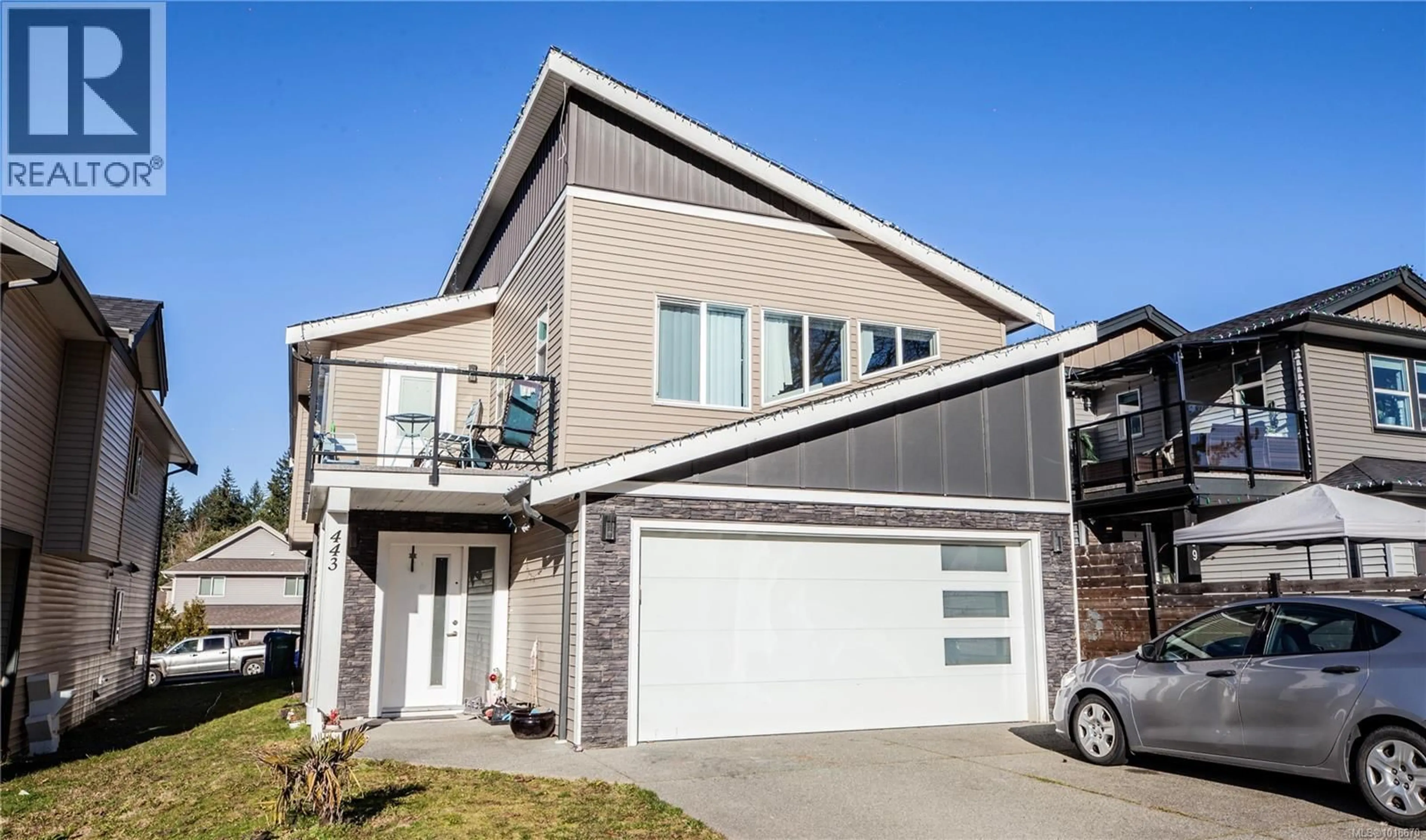 Home with vinyl exterior material, street for 443 SILVER MOUNTAIN DRIVE, Nanaimo British Columbia V9R0J5