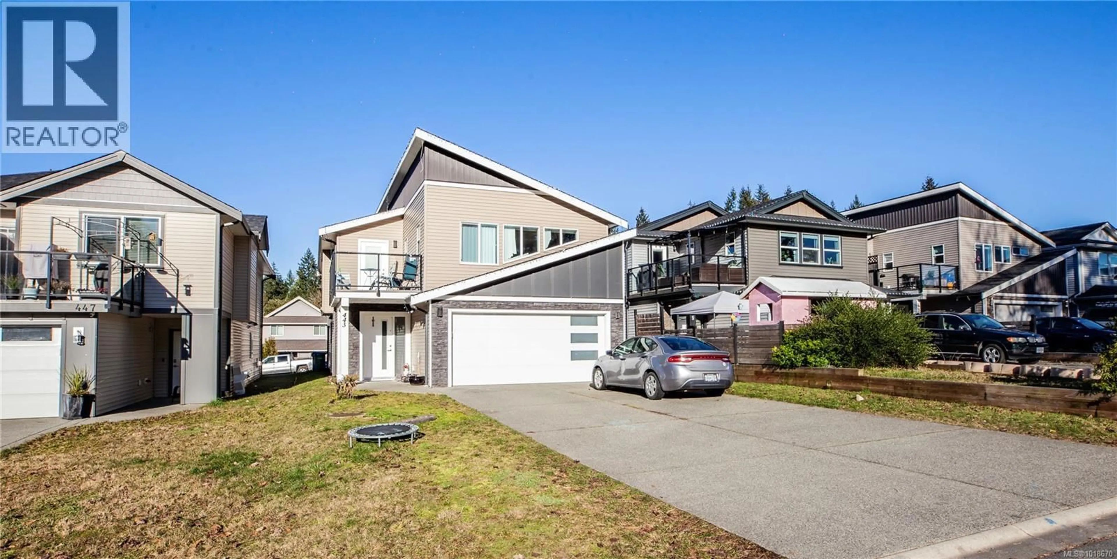 Home with vinyl exterior material, street for 443 SILVER MOUNTAIN DRIVE, Nanaimo British Columbia V9R0J5