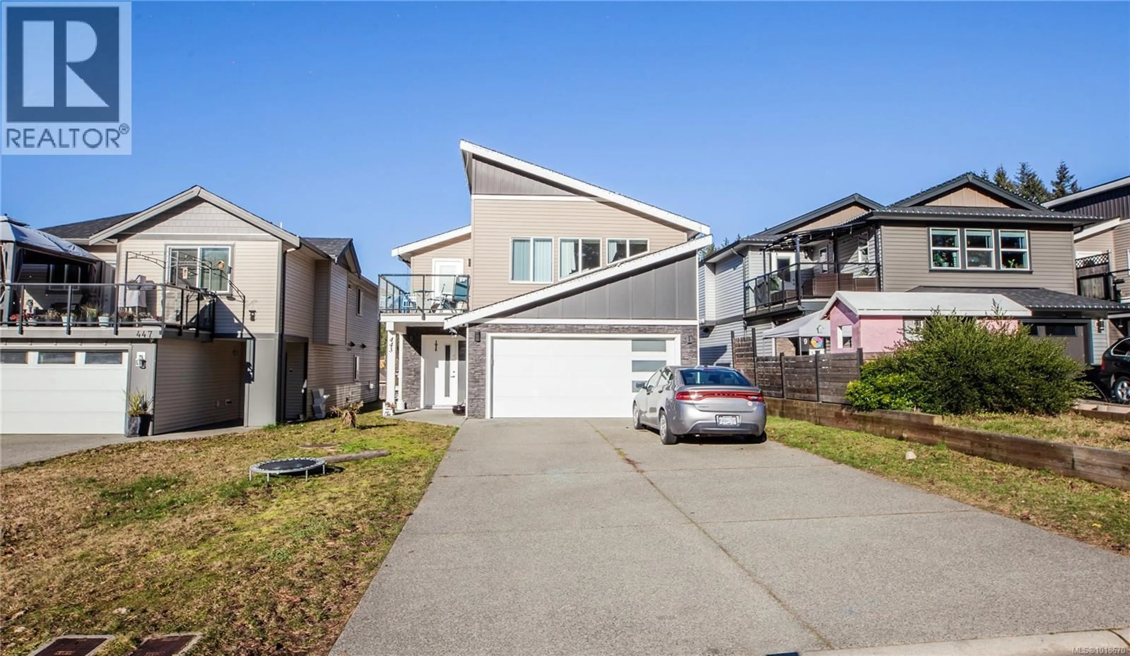 Home with vinyl exterior material, street for 443 SILVER MOUNTAIN DRIVE, Nanaimo British Columbia V9R0J5