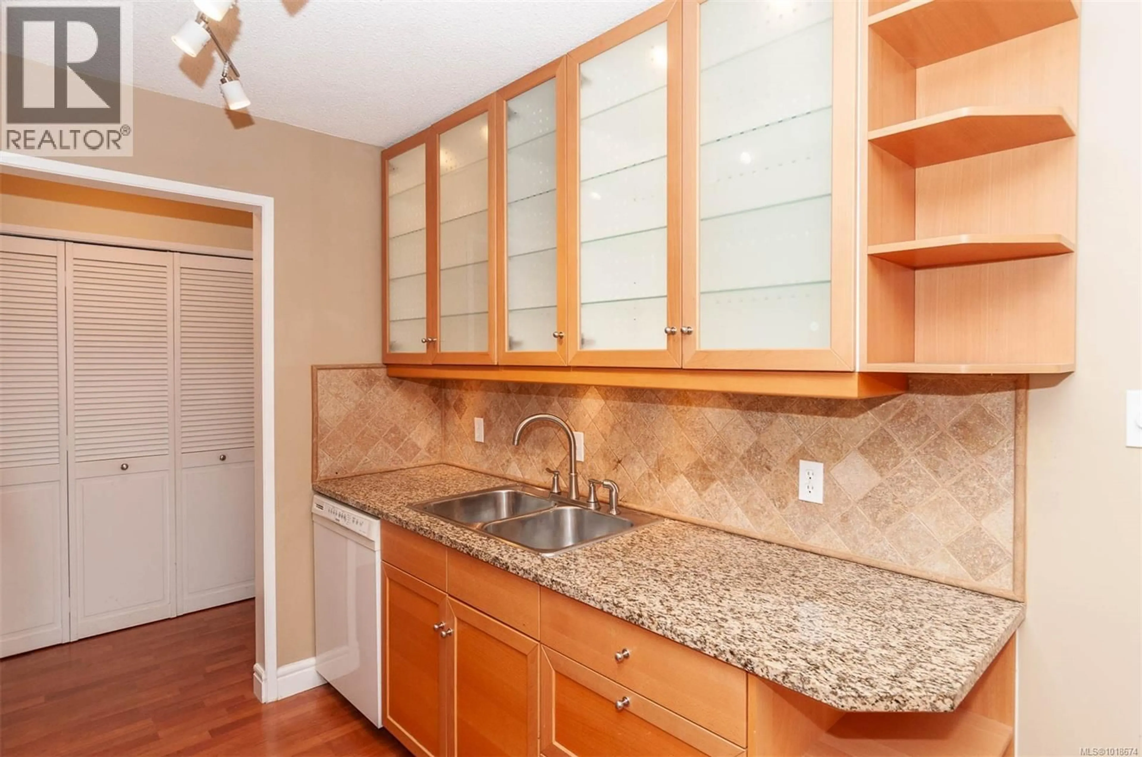 Standard kitchen, unknown for 302 - 1024 FAIRFIELD ROAD, Victoria British Columbia V8V3A5