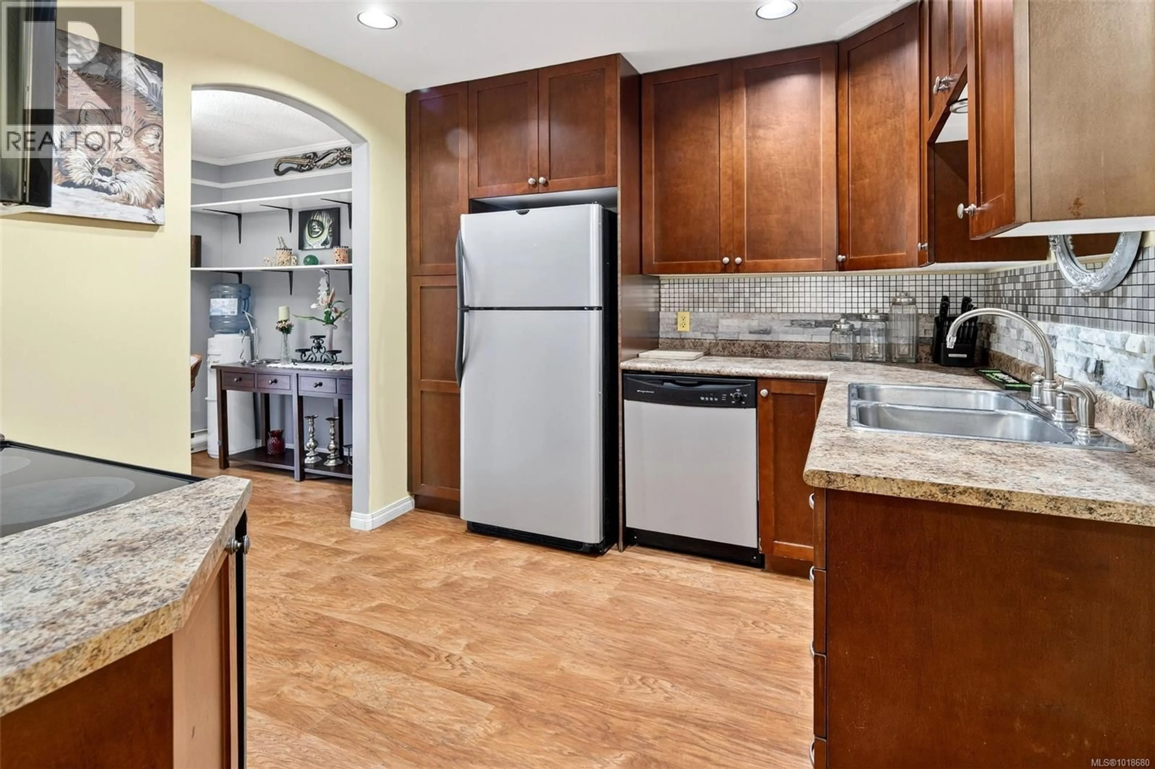 Unknown for 8075 QUEEN STREET, Crofton British Columbia V0R1R0