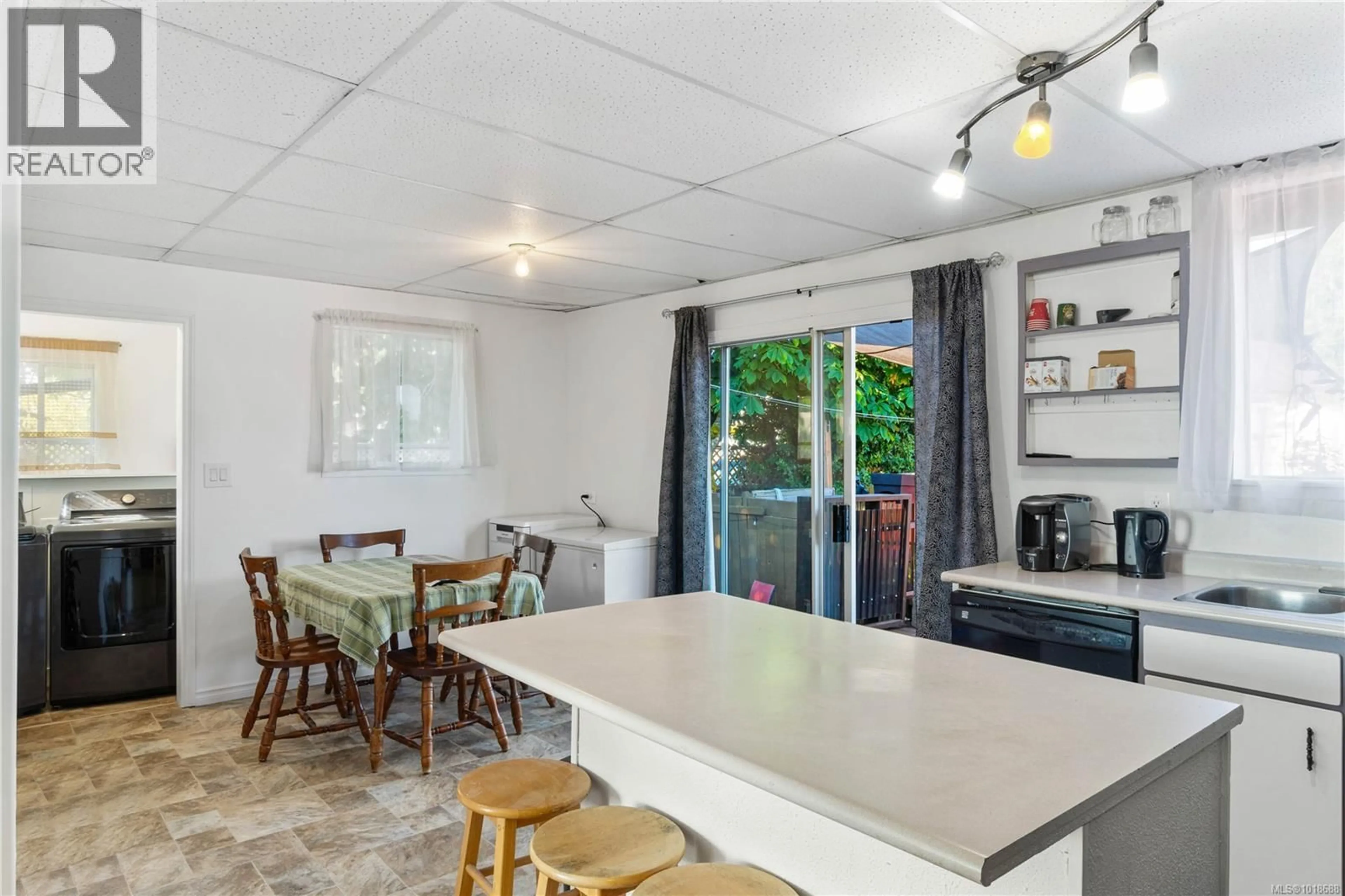 Open concept kitchen, unknown for 375 BRUCE AVENUE, Nanaimo British Columbia V9R3Y2
