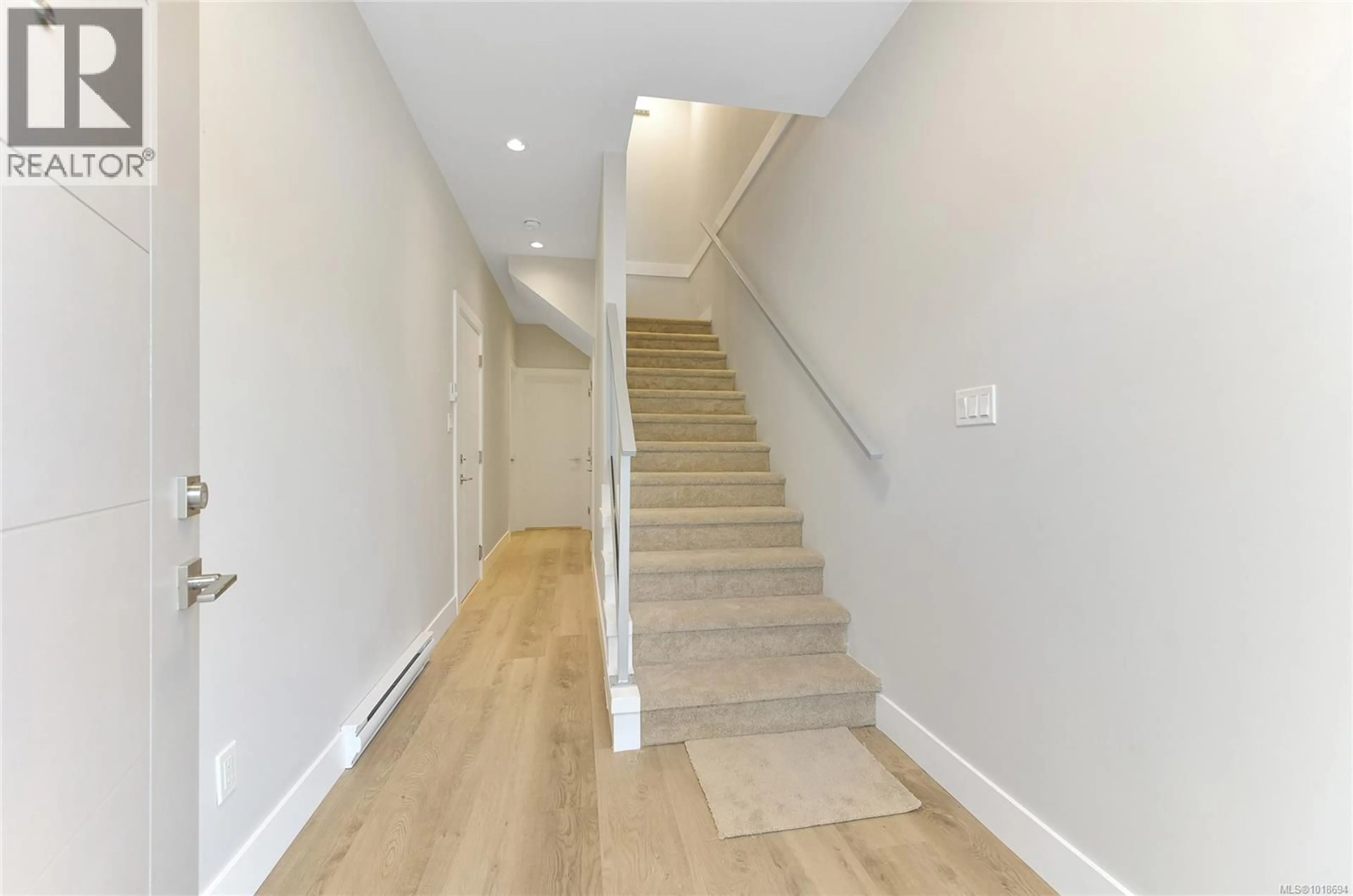 Stairs for 994 CITATION ROAD, Langford British Columbia V9B5T1