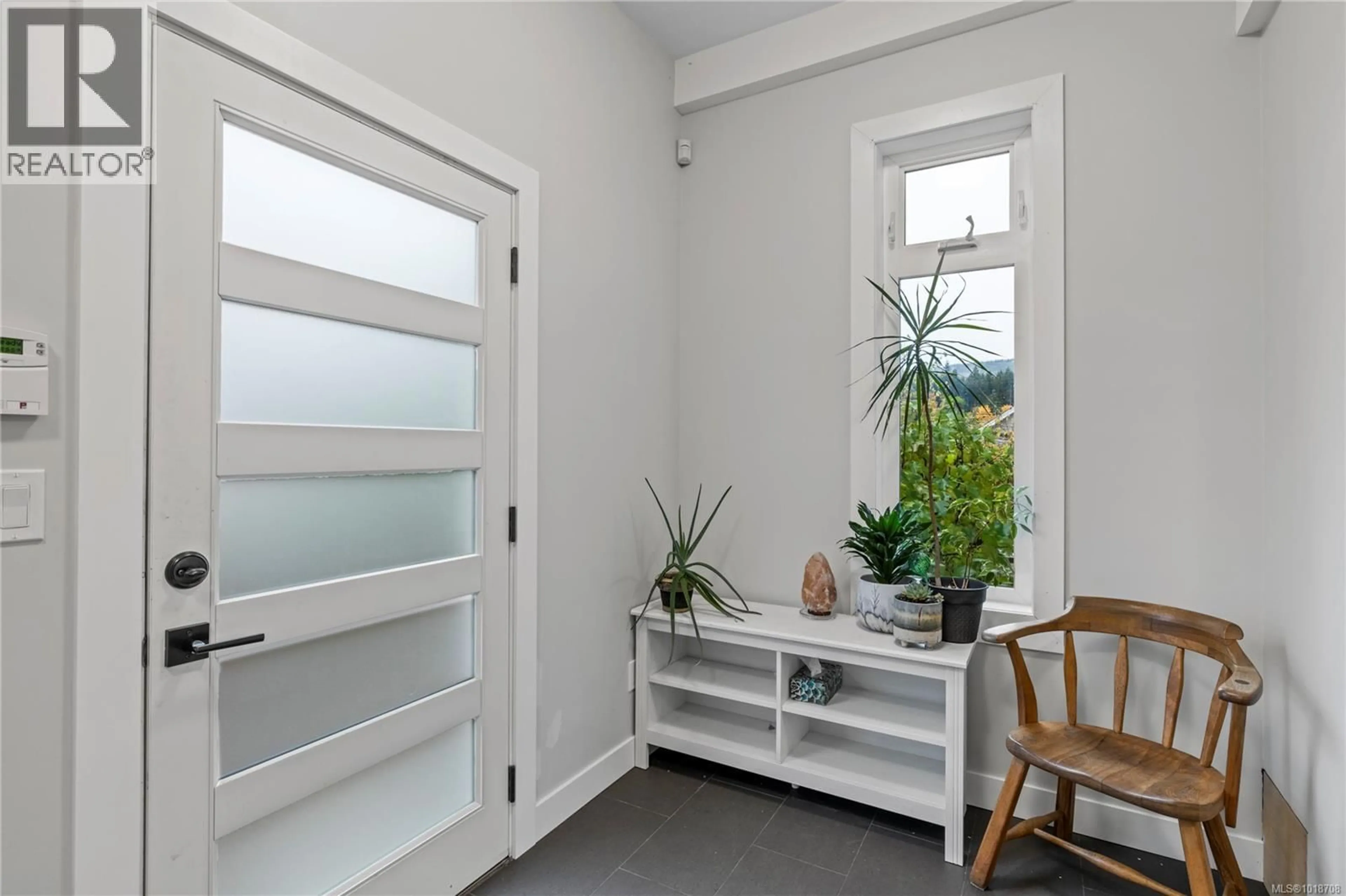 Indoor entryway for 2520 8TH AVENUE, Port Alberni British Columbia V9Y2L7