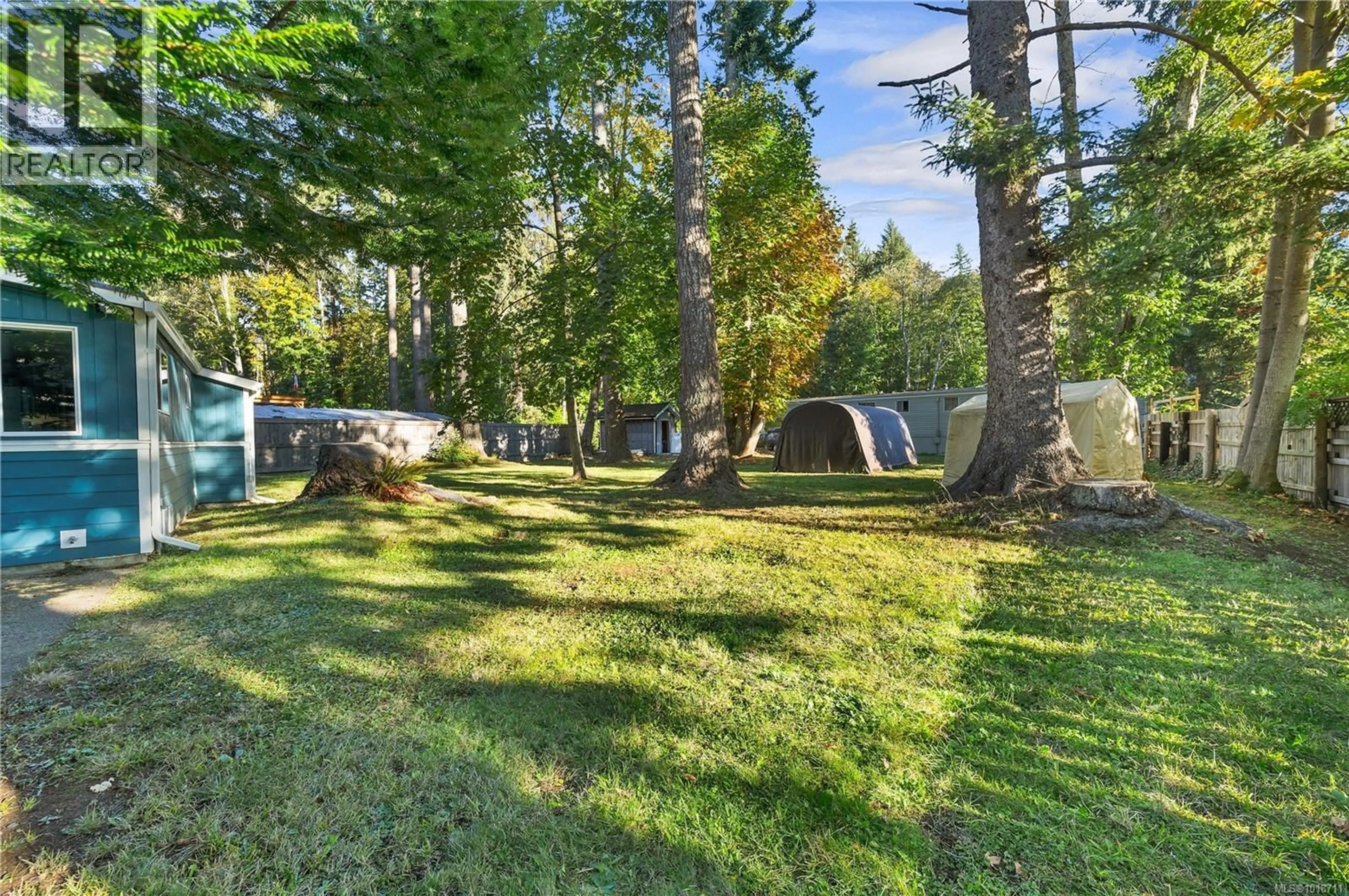 Patio, forest/trees view for 4758 WIMBLEDON ROAD, Campbell River British Columbia V9H1C3