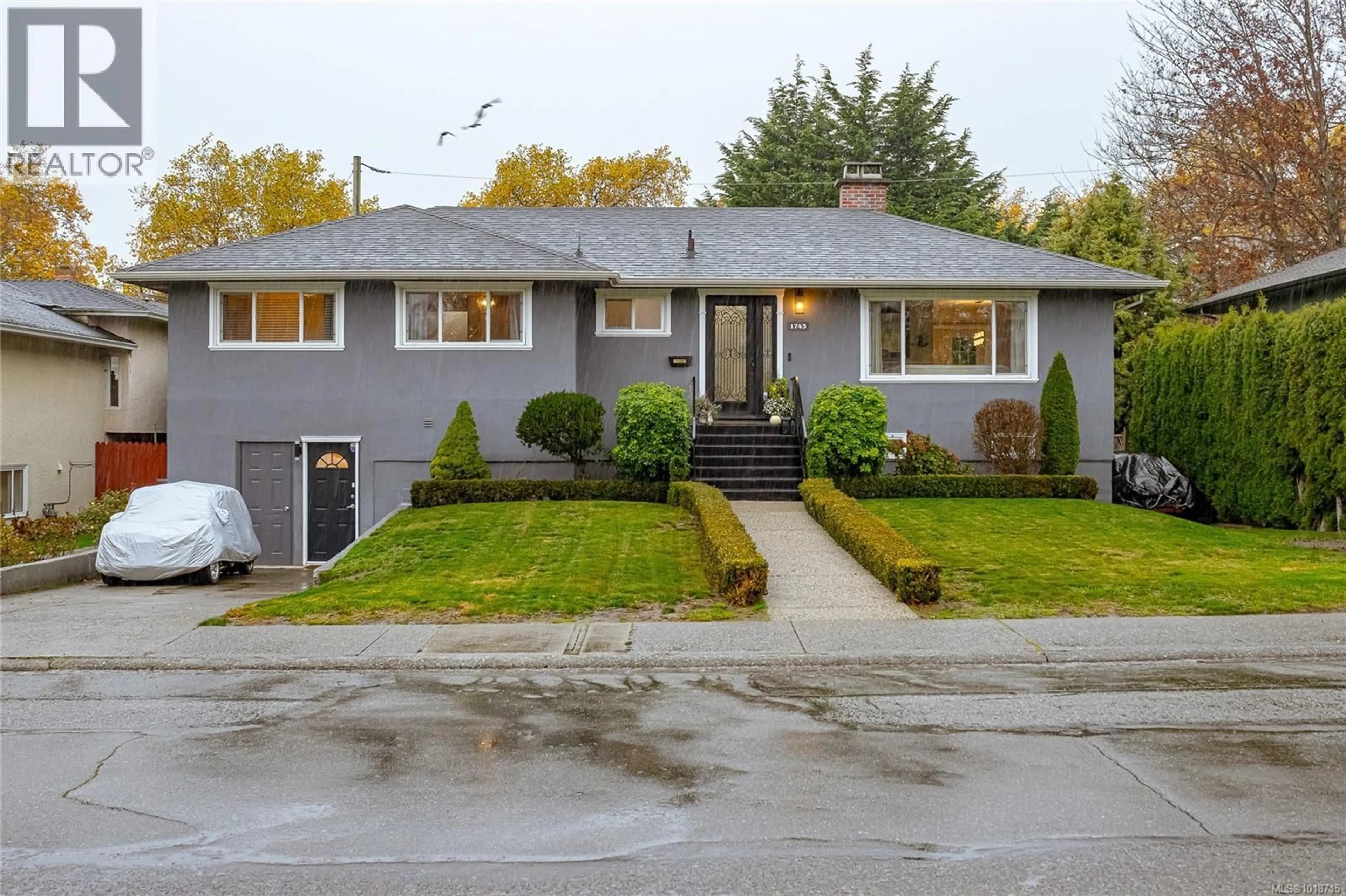 Home with vinyl exterior material, street for 1743 TOWNLEY STREET, Saanich British Columbia V8R3A6