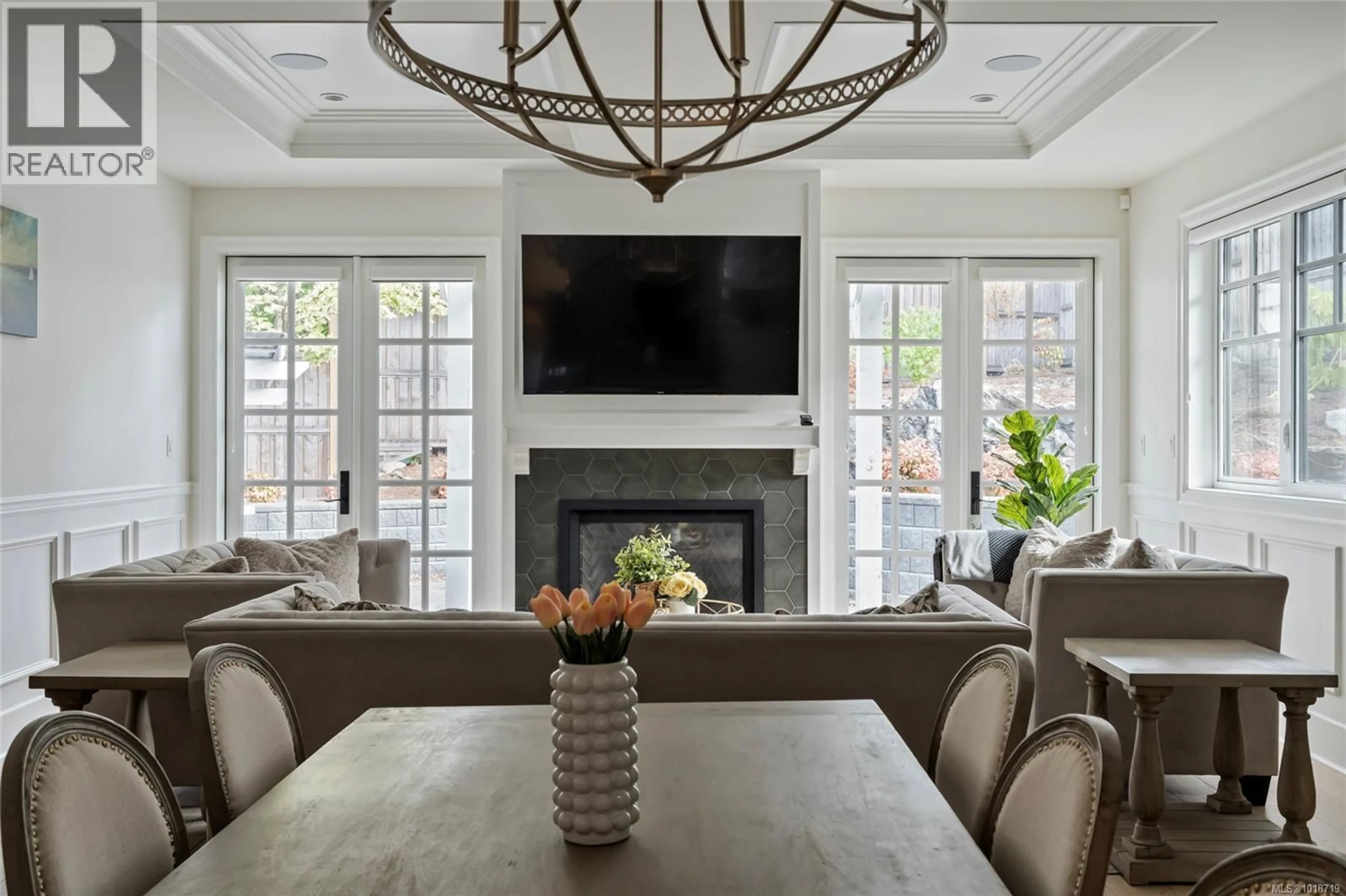 Living room with furniture, unknown for 4829 CORDOVA BAY ROAD, Saanich British Columbia V8Y2J8