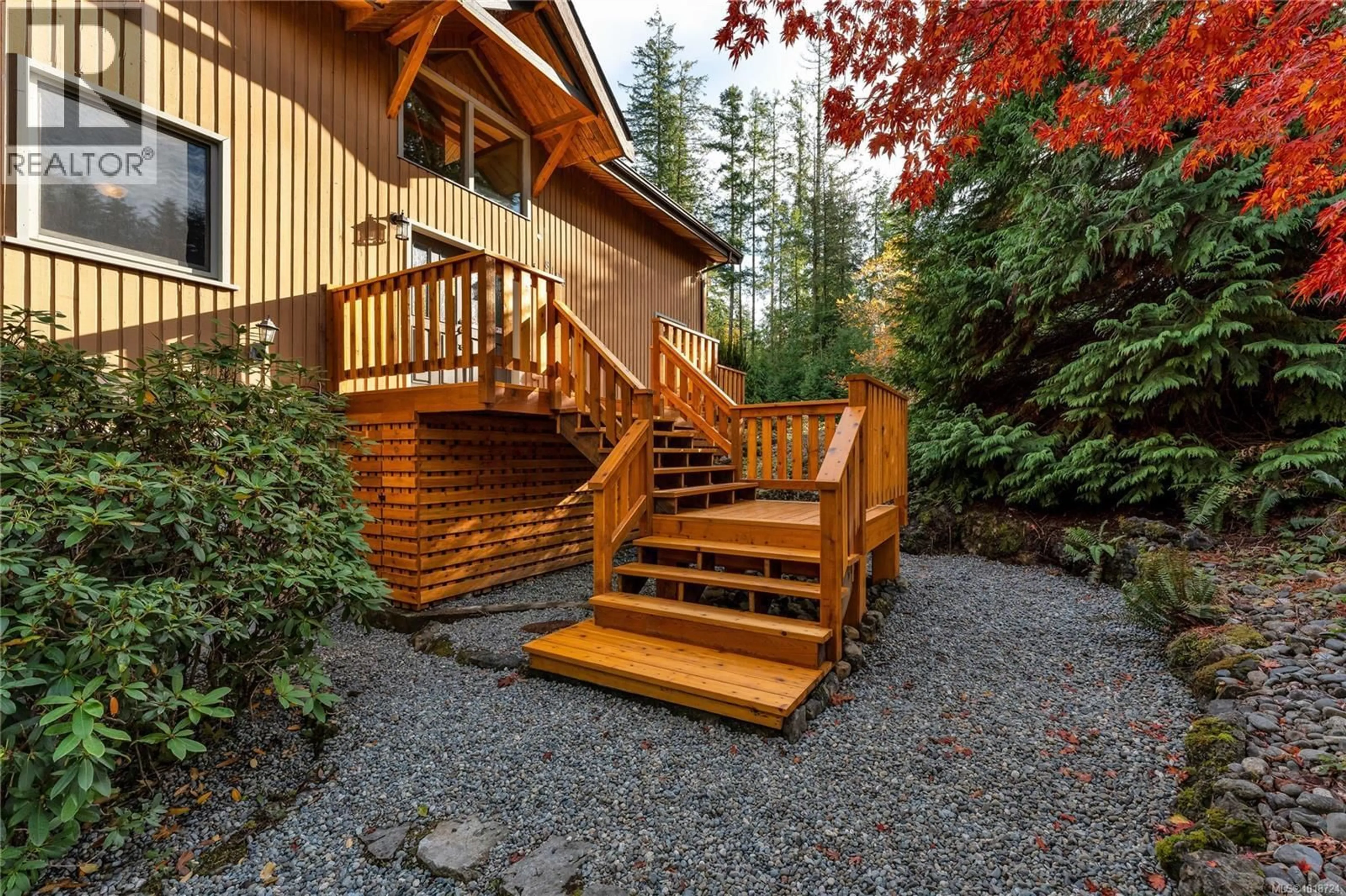 Patio, unknown for 8105 MIRACLE CLOSE, Youbou British Columbia V0R3E1